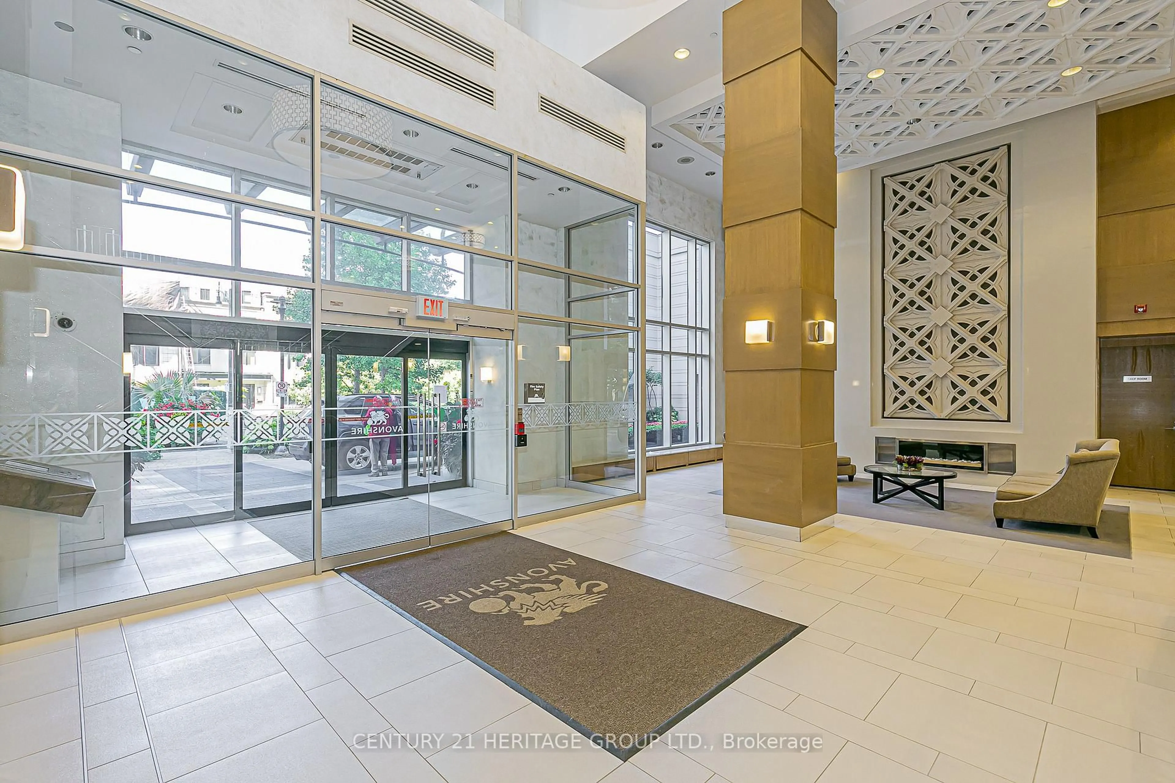 Indoor foyer for 100 Harrison Garden Blvd #1905, Toronto Ontario M2N 0C2