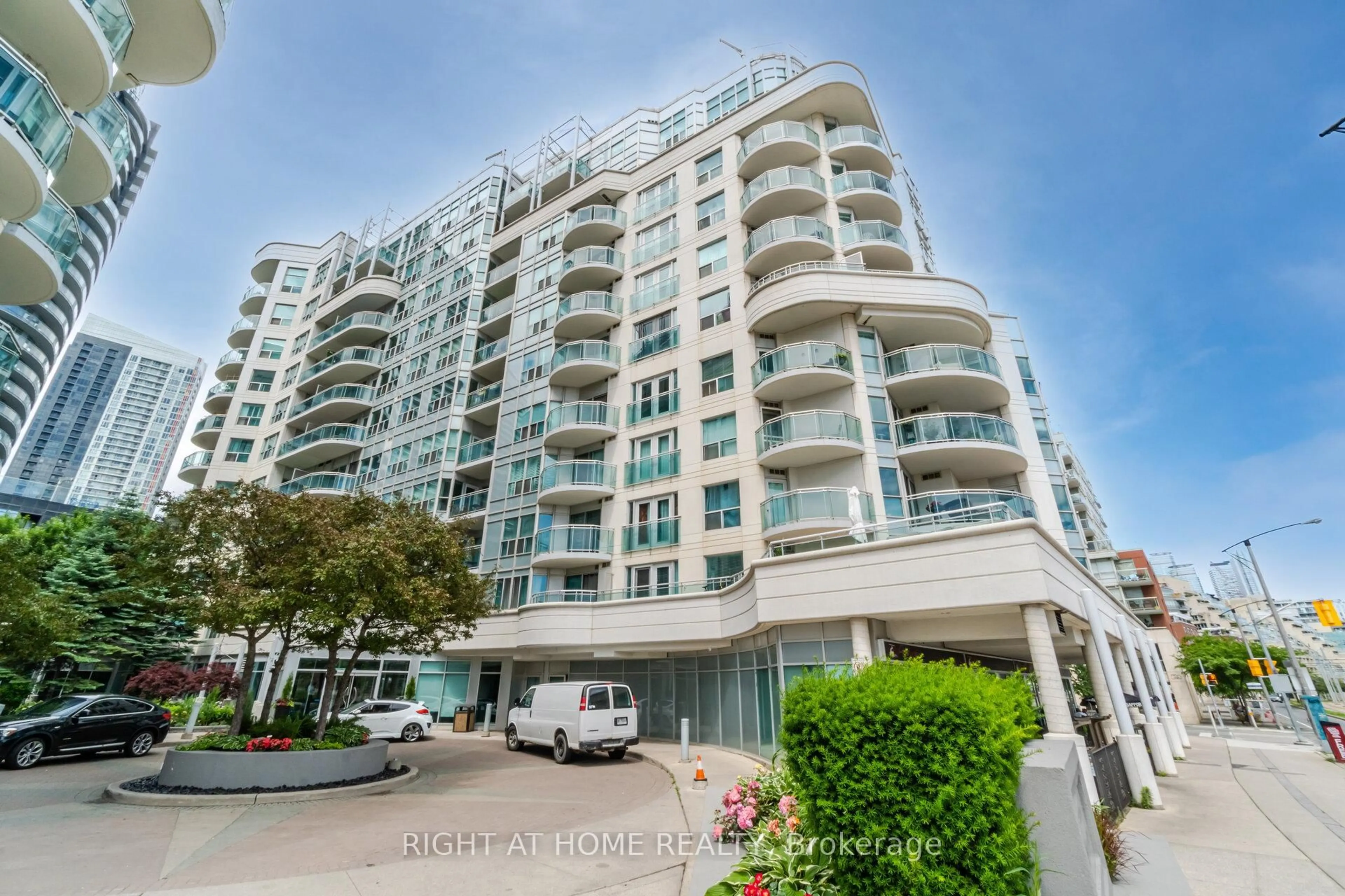 Unknown for 600 Queens Quay #219, Toronto Ontario M5V 3M3