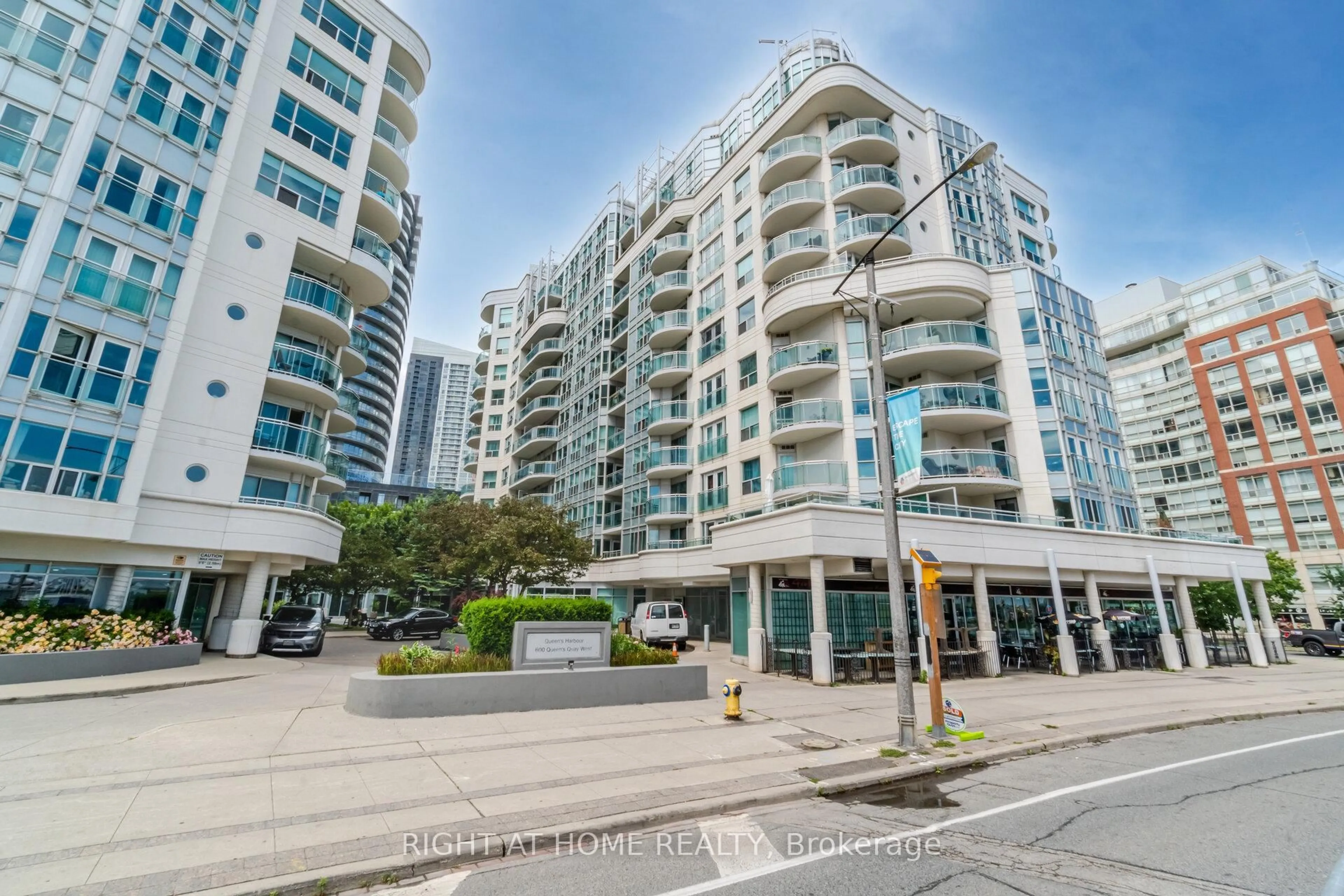 Unknown for 600 Queens Quay #219, Toronto Ontario M5V 3M3