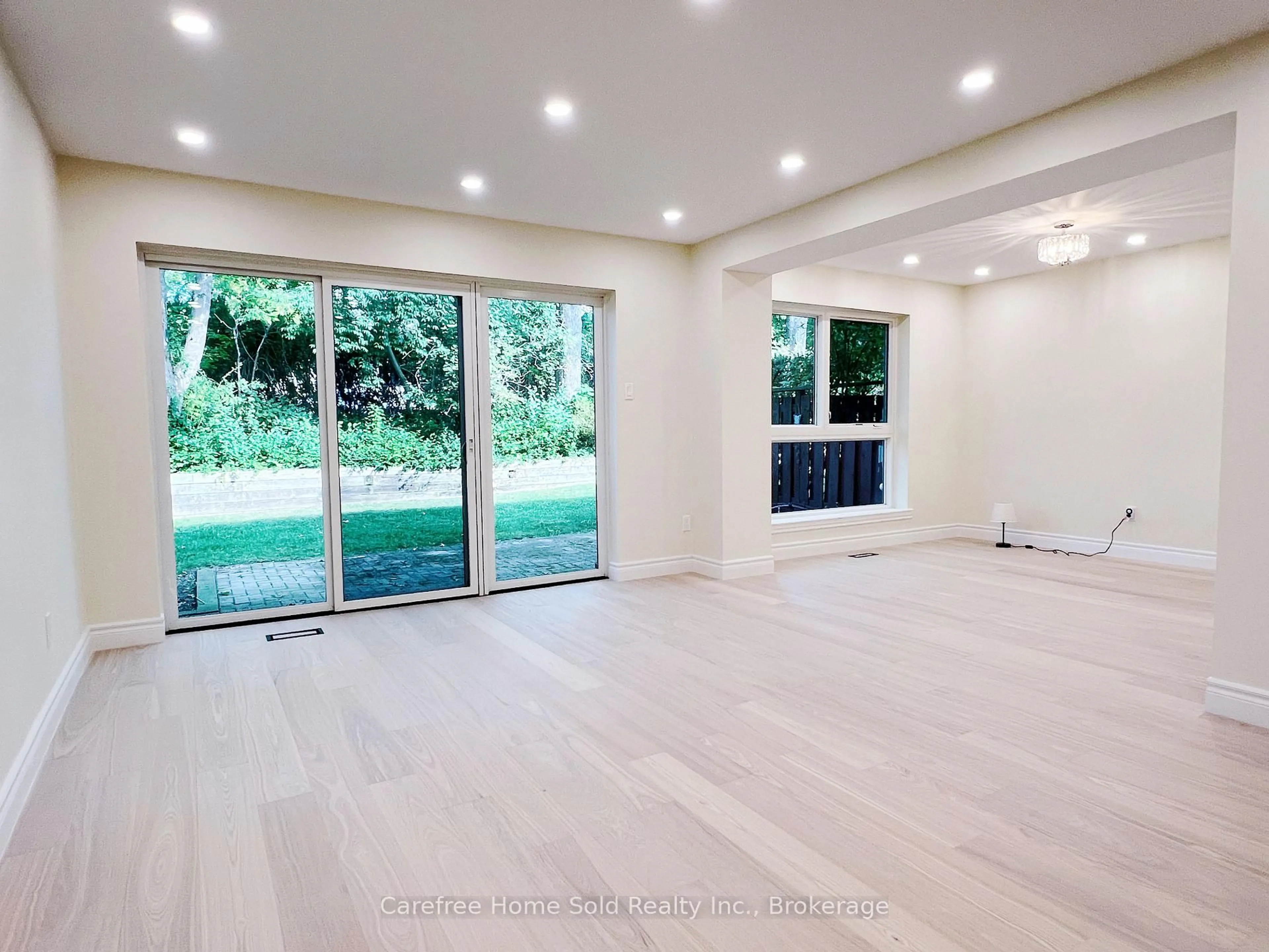 A pic of a room for 135 Scenic Mill Way, Toronto Ontario M2L 1T1