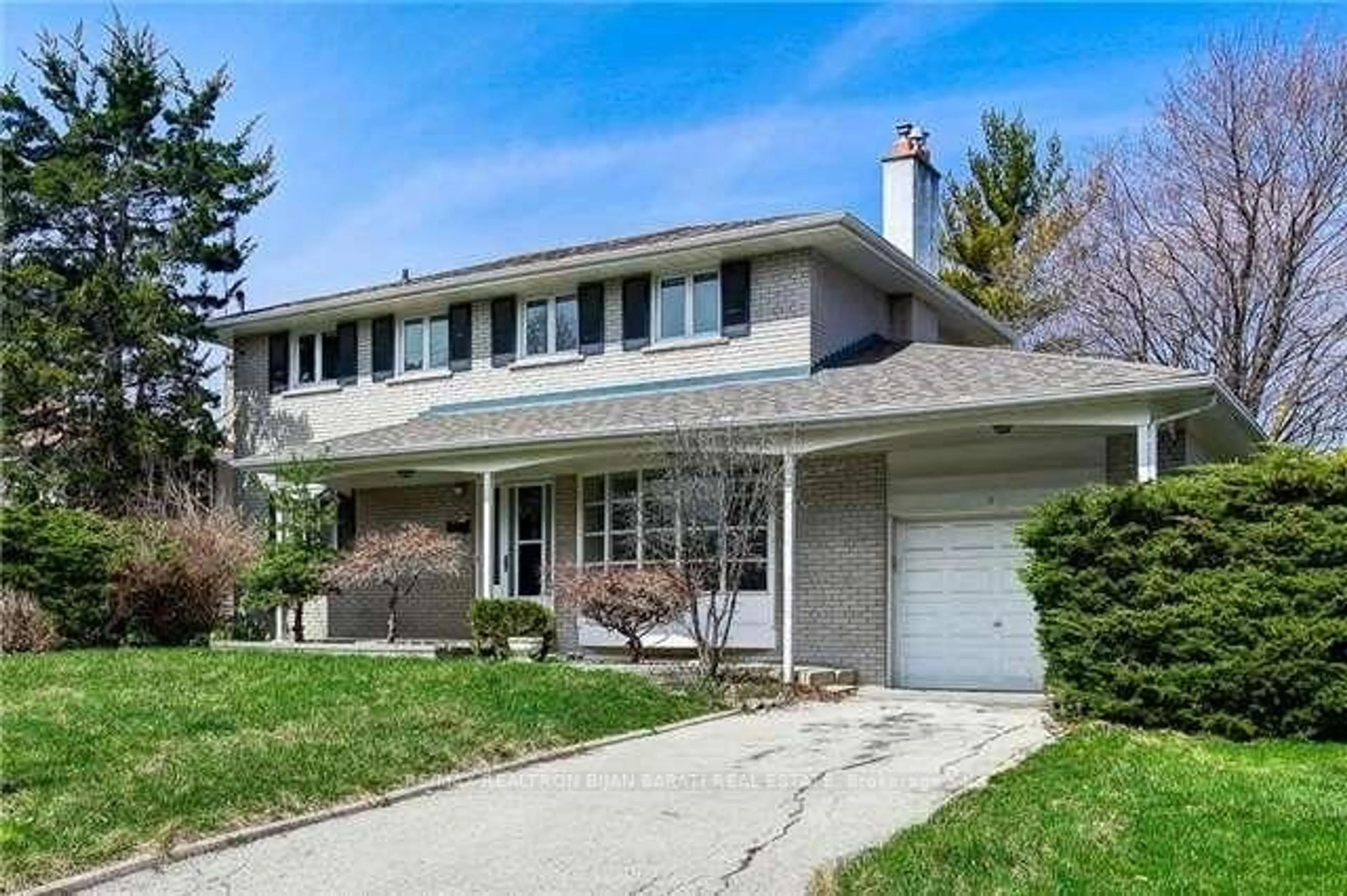 Home with vinyl exterior material, street for 6 Greenyards Dr, Toronto Ontario M2M 2R6