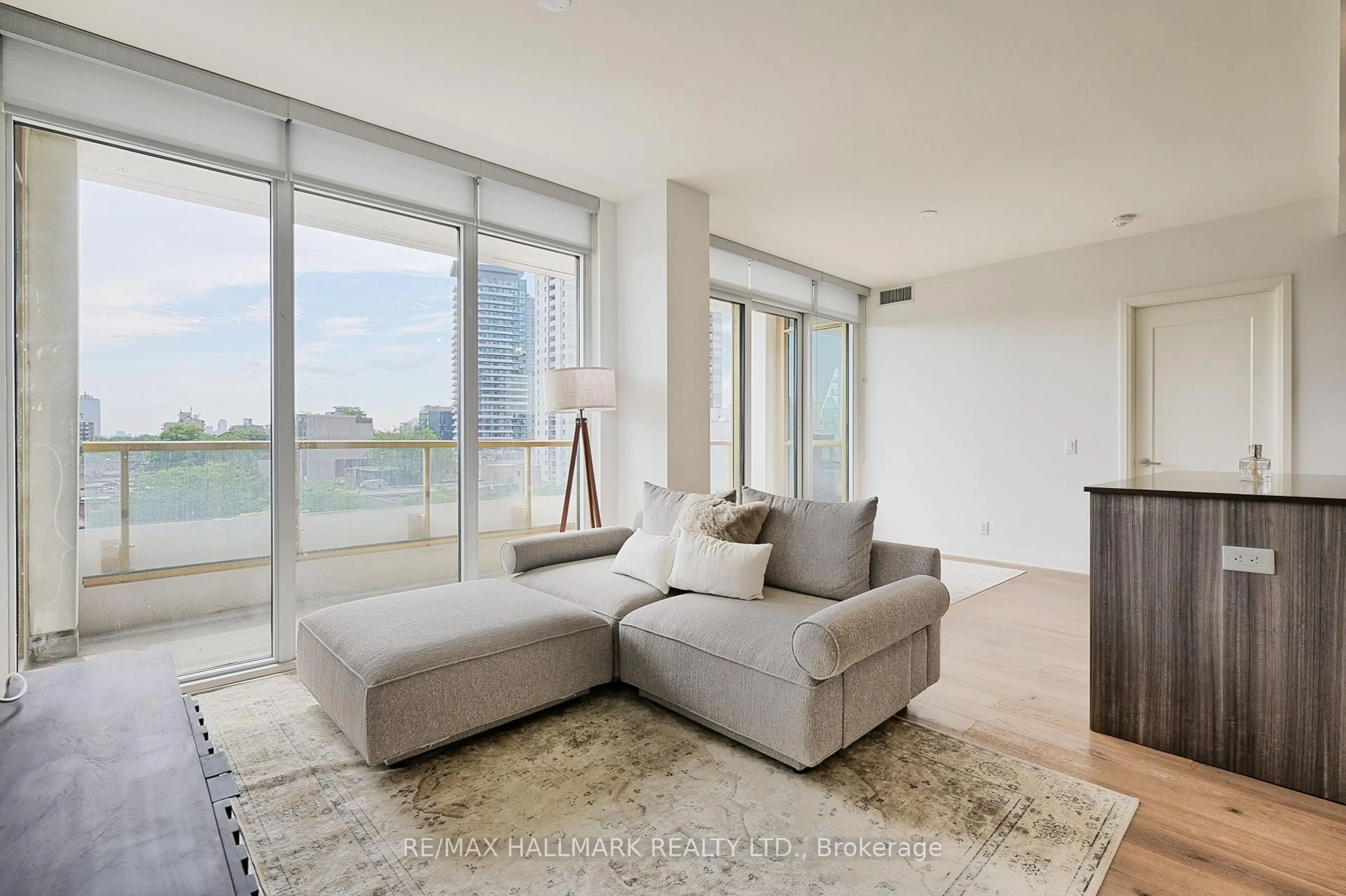 Living room with furniture, unknown for 151 Avenue Rd #601, Toronto Ontario M5R 2H7