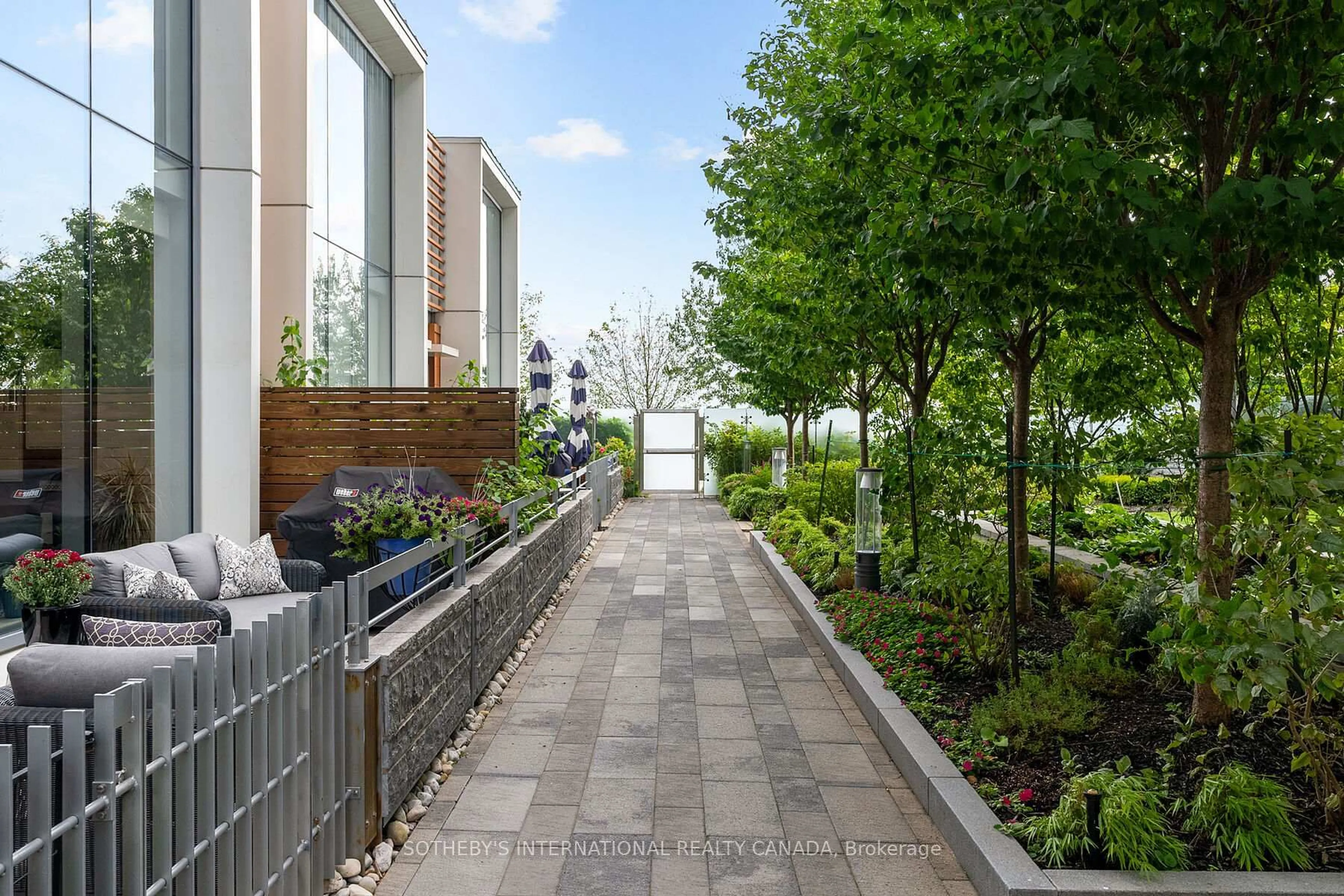 Patio, street for 29 Queens Quay #Th 115, Toronto Ontario M5E 0A4