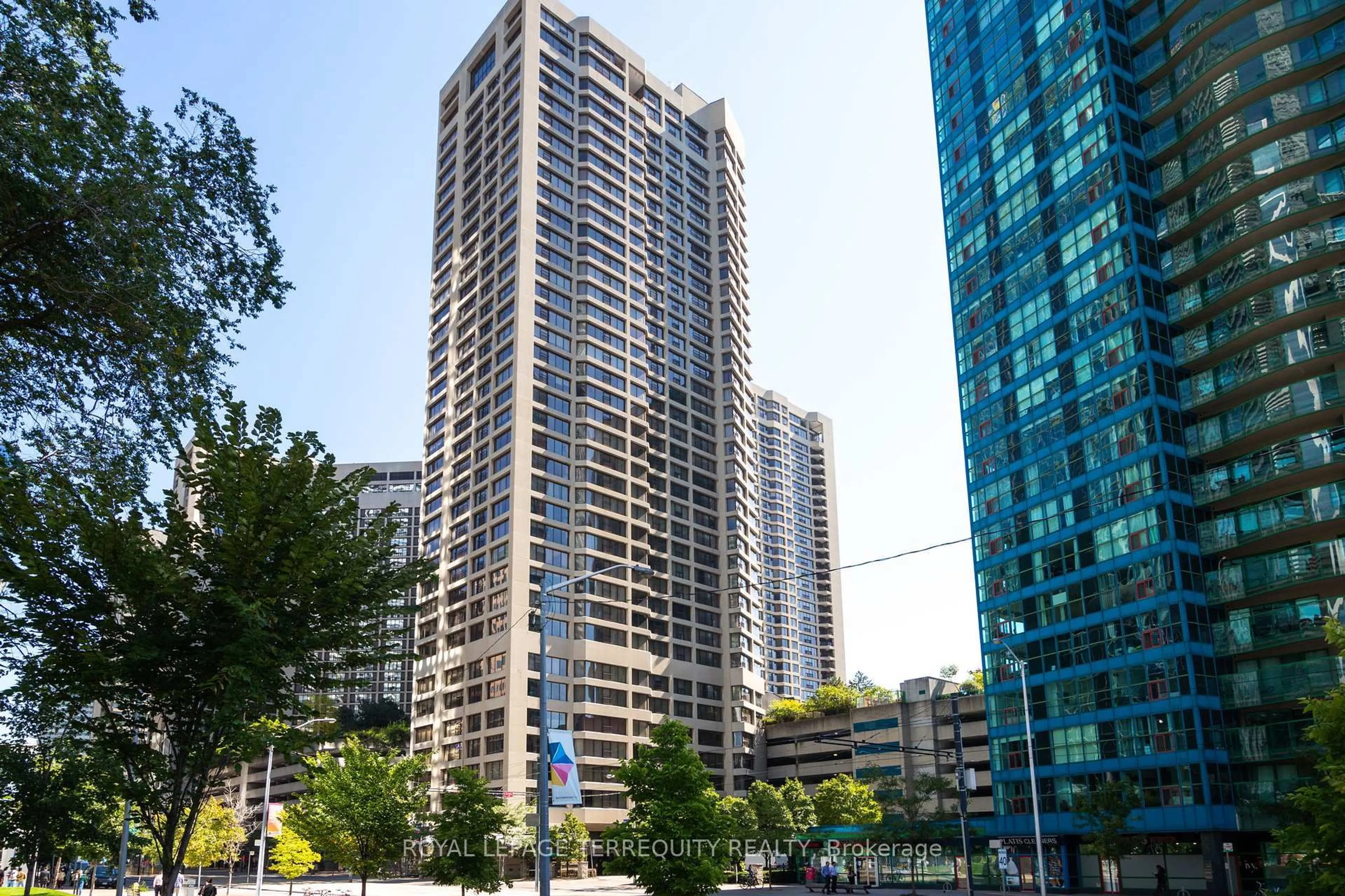 Unknown for 55 Harbour Sq #2311, Toronto Ontario M5J 2L1