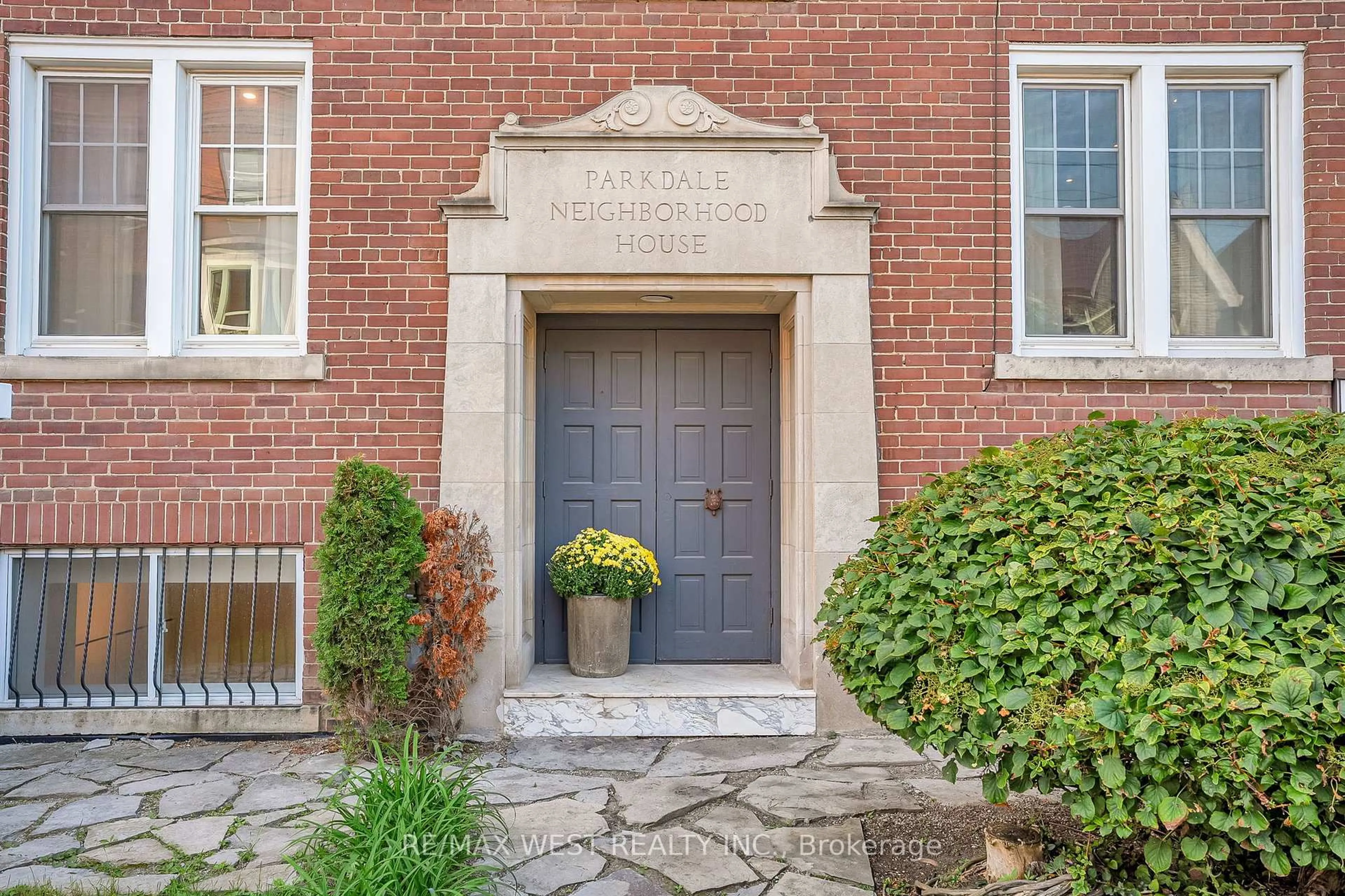 Home with brick exterior material, building for 53 Argyle St, Toronto Ontario M6J 1N8