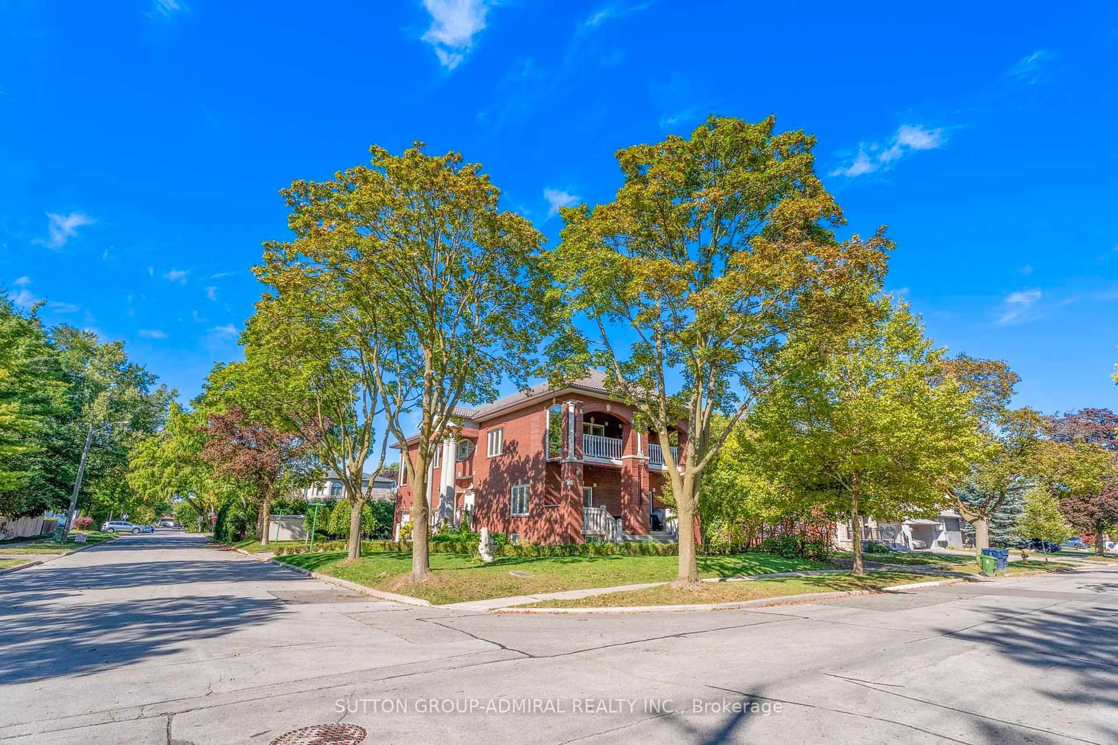 A pic from outside/outdoor area/front of a property/back of a property/a pic from drone, street for 116 Goulding Ave, Toronto Ontario M2M 1L4