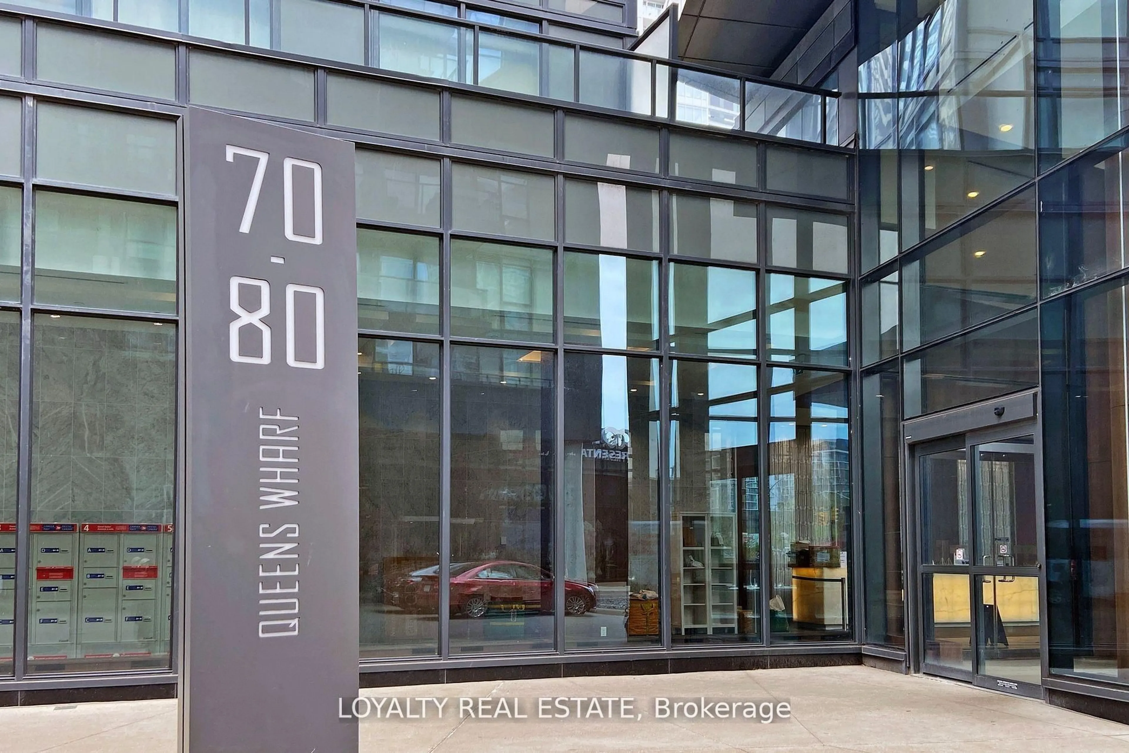 Indoor foyer for 70 Queens Wharf Rd #1803, Toronto Ontario M5V 0J2