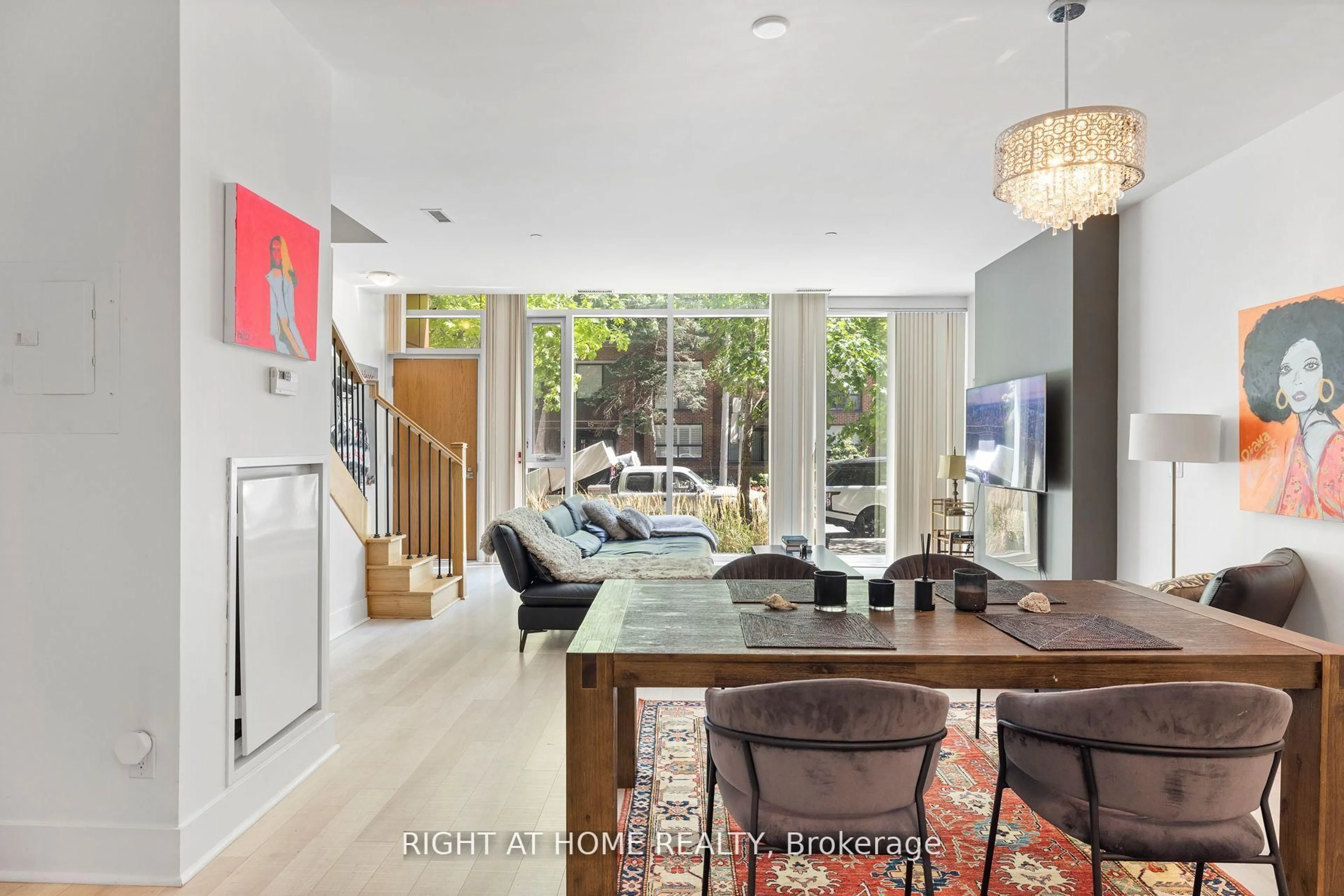 Unknown for 32 Davenport Rd #TH 1, Toronto Ontario M5R 1H3