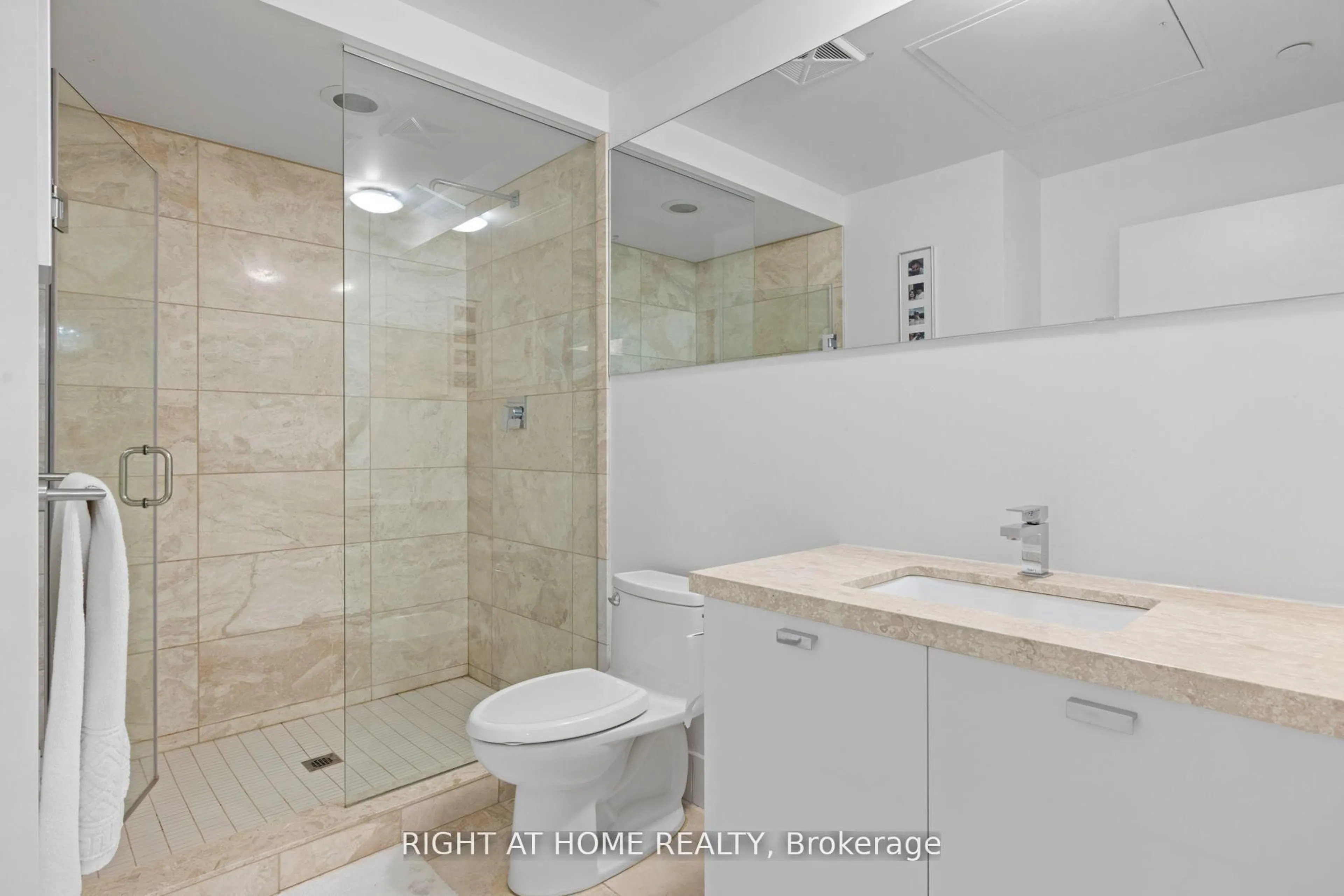 Standard bathroom, ceramic/tile floor for 32 Davenport Rd #TH 1, Toronto Ontario M5R 1H3
