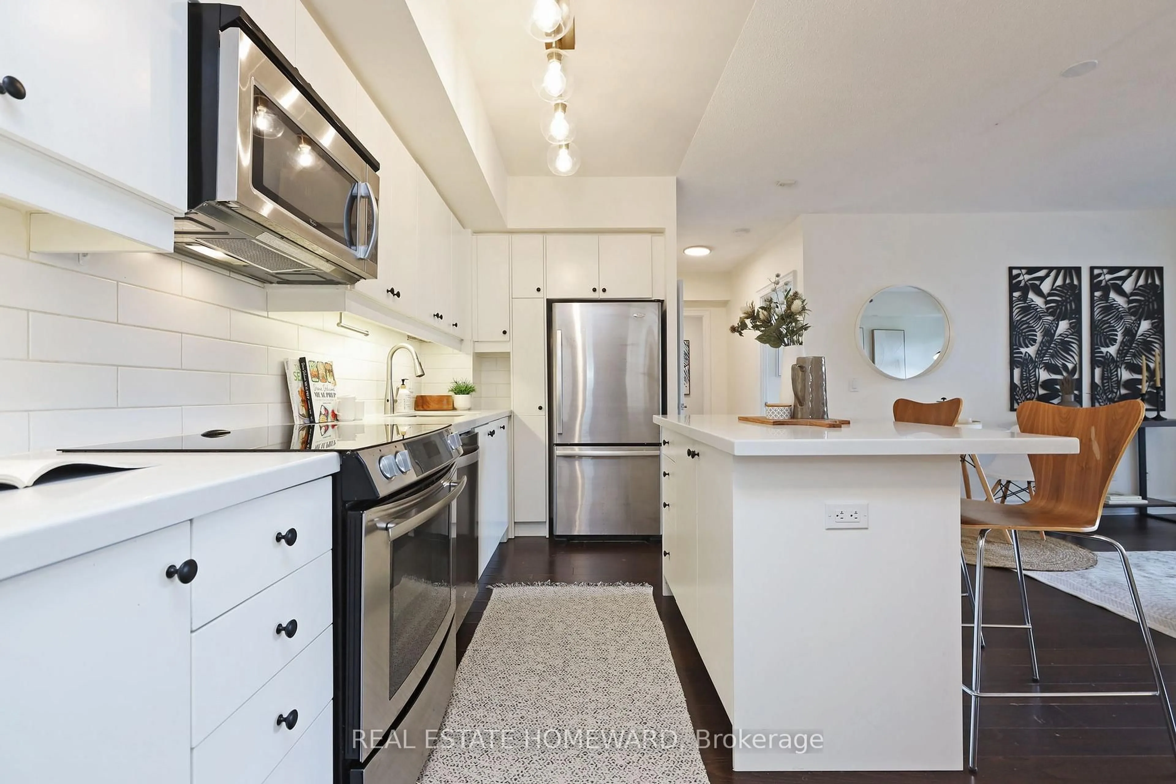 Unknown for 701 Sheppard Ave #302, Toronto Ontario M3H 0B2