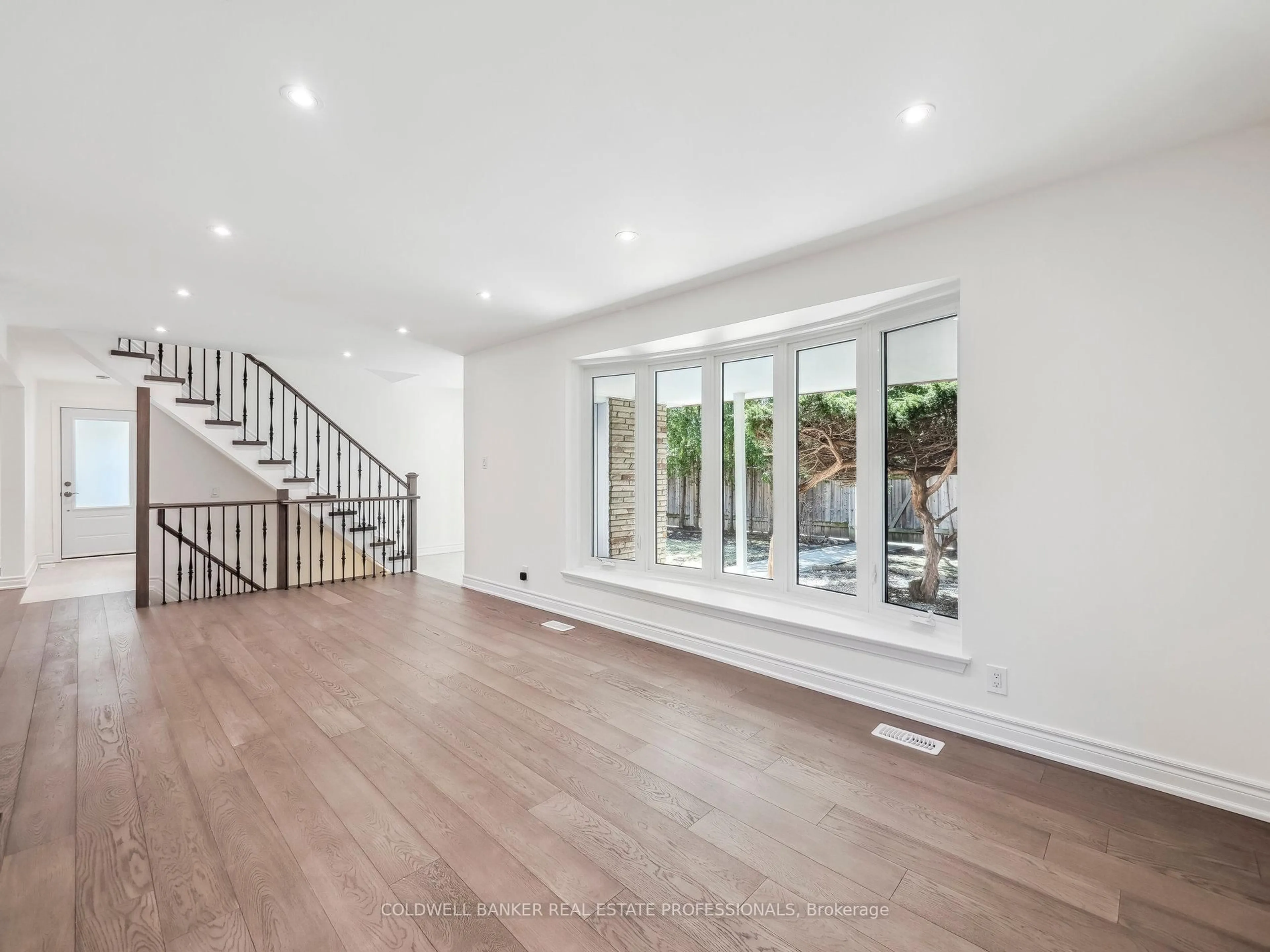Unknown for 2 Kempsell Cres, Toronto Ontario M2J 2Z7