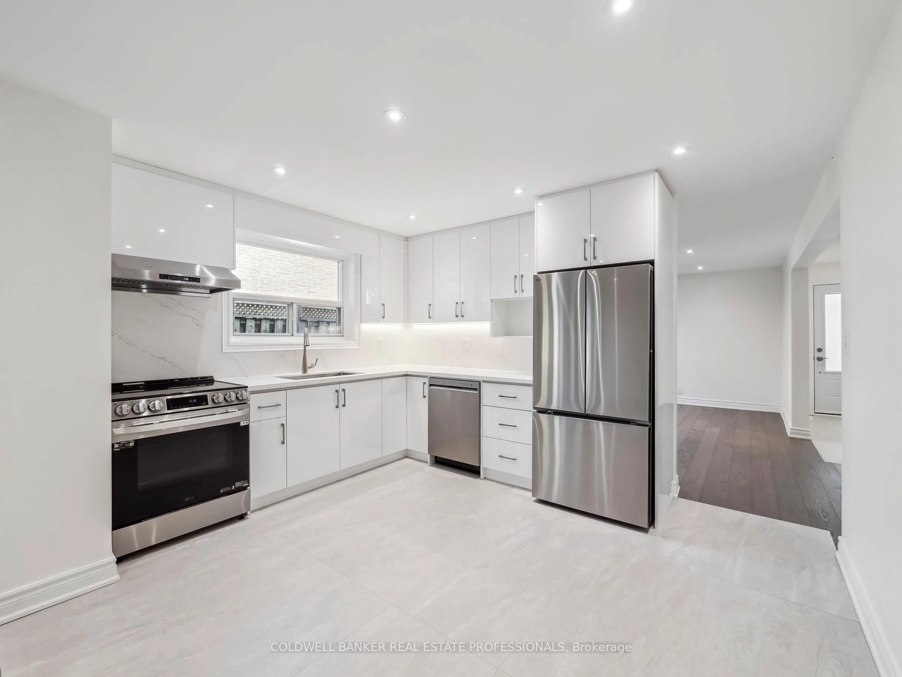 Open concept kitchen, ceramic/tile floor for 2 Kempsell Cres, Toronto Ontario M2J 2Z7