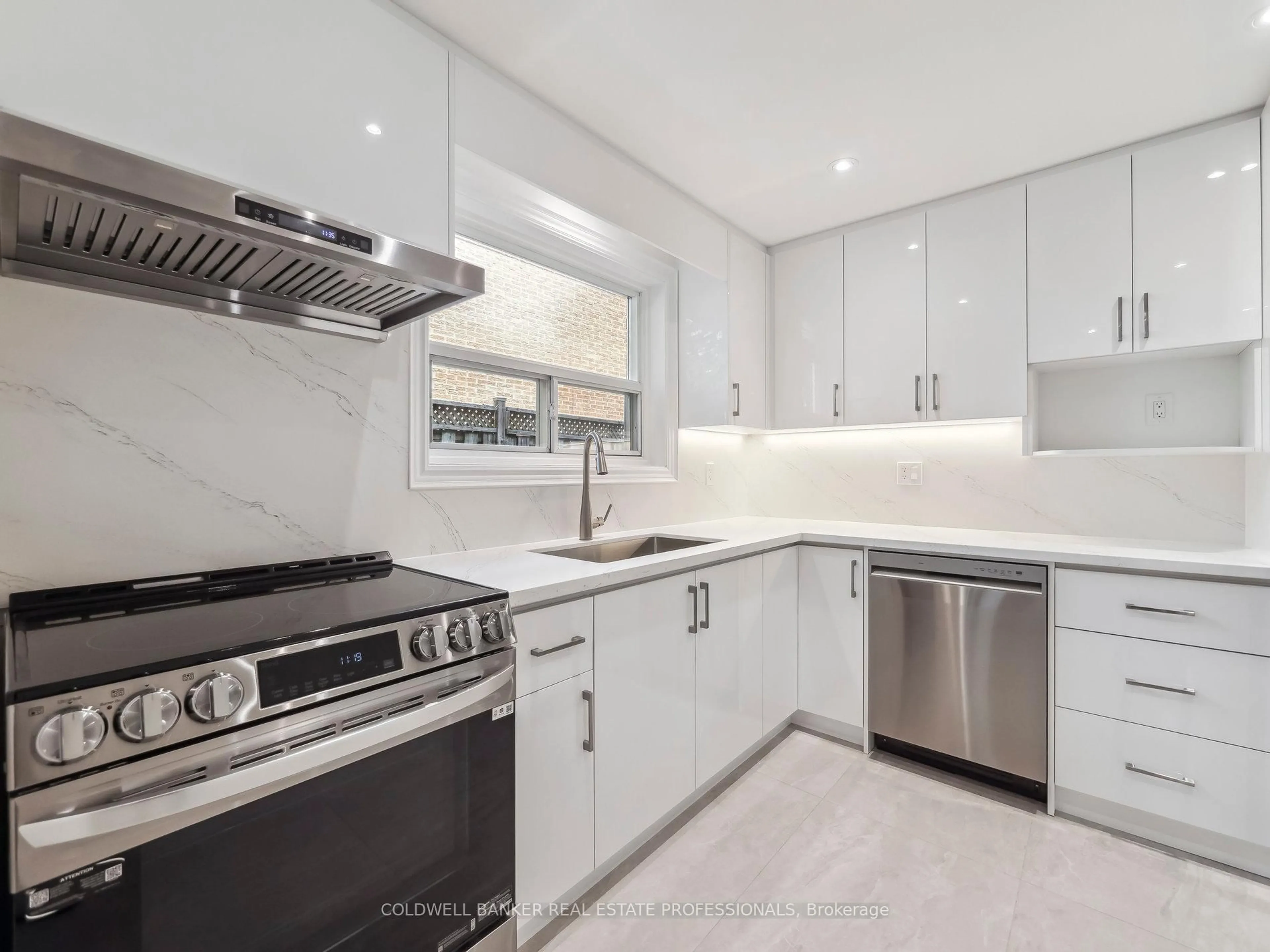Unknown for 2 Kempsell Cres, Toronto Ontario M2J 2Z7
