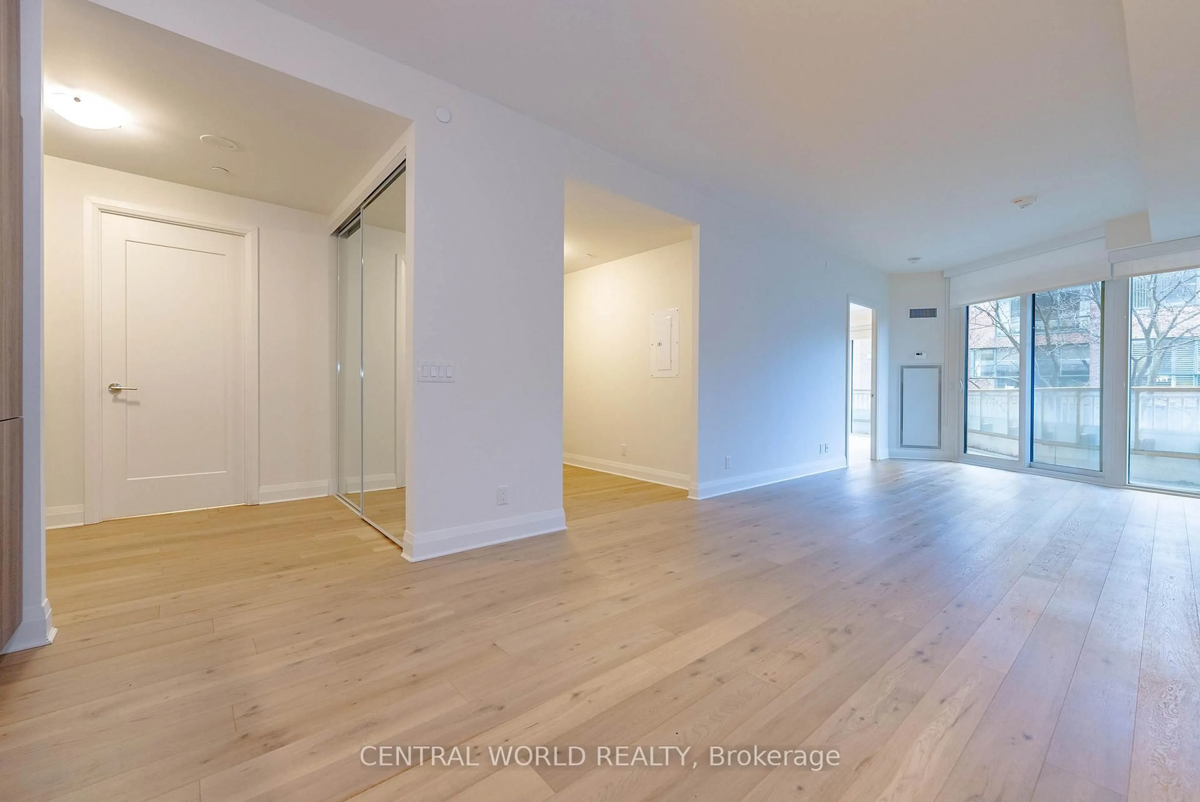 A pic of a room for 151 Avenue Rd #305, Toronto Ontario M5R 0B8