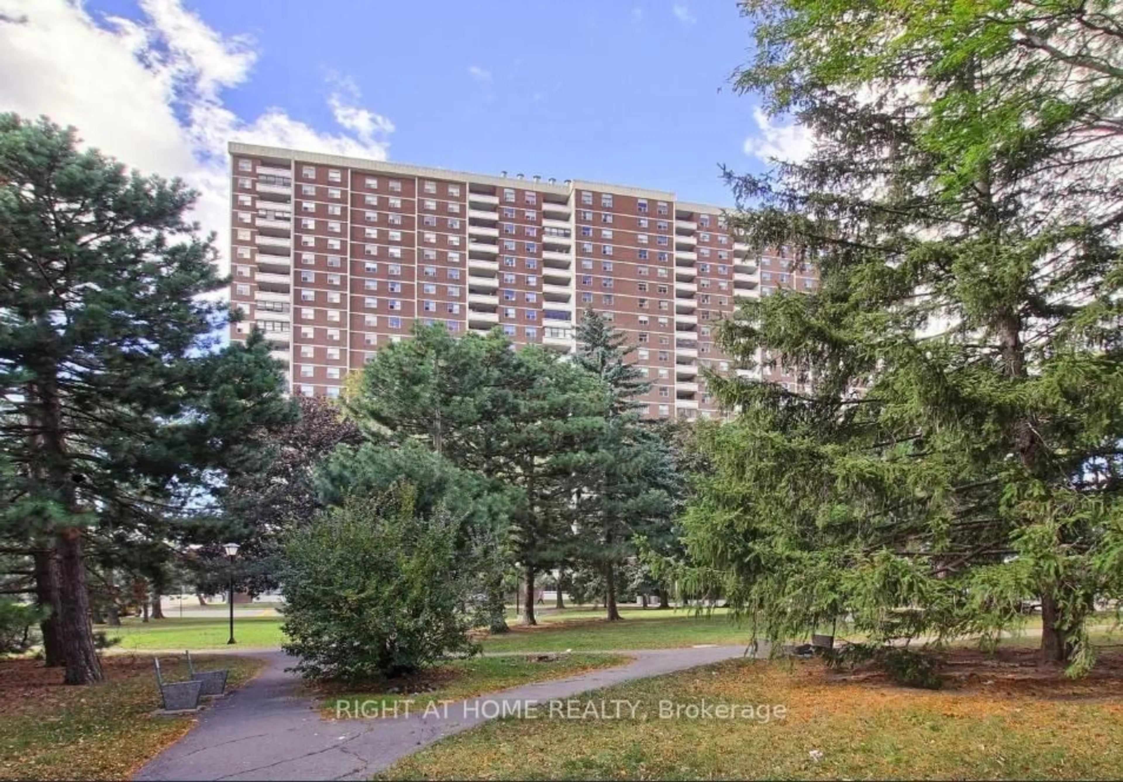 A pic from outside/outdoor area/front of a property/back of a property/a pic from drone, unknown for 205 Hilda Ave #806, Toronto Ontario M2M 4B1