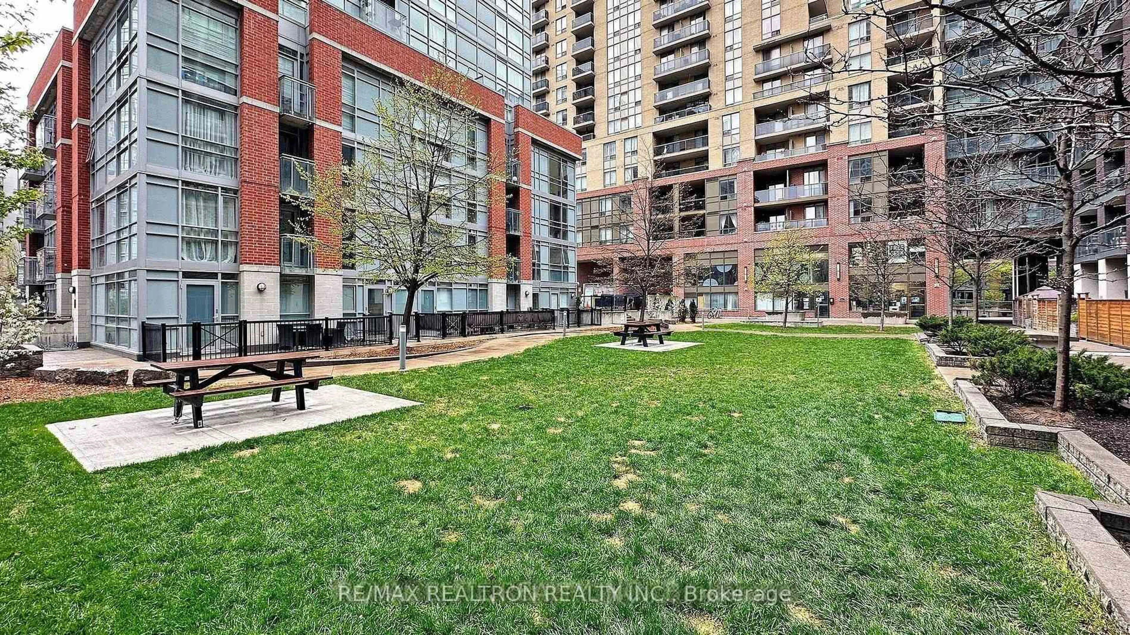 Patio, street for 68 Abell St #727, Toronto Ontario M6J 0B1