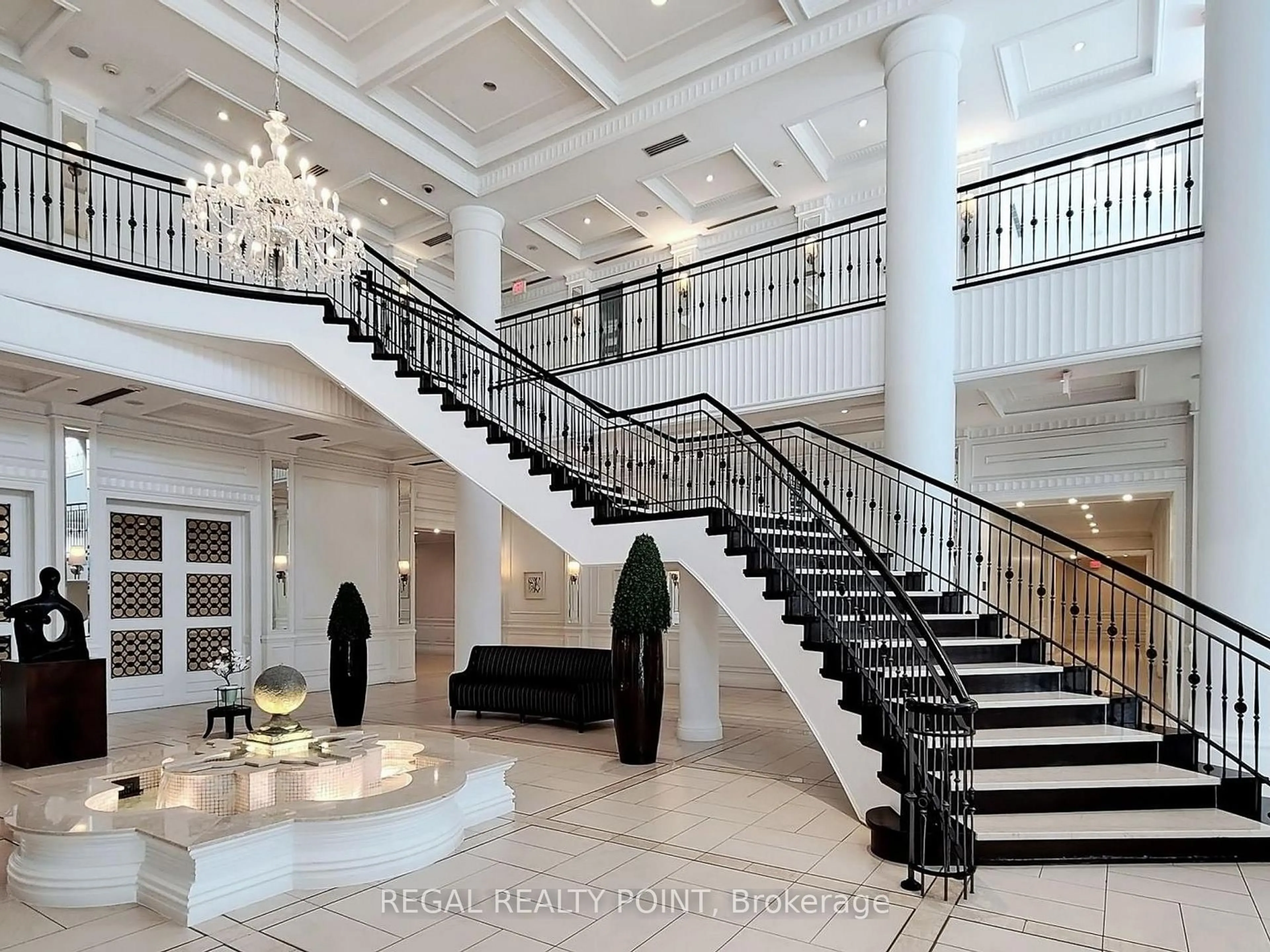 Indoor foyer for 25 Greenview Ave #2118, Toronto Ontario M2M 1R2