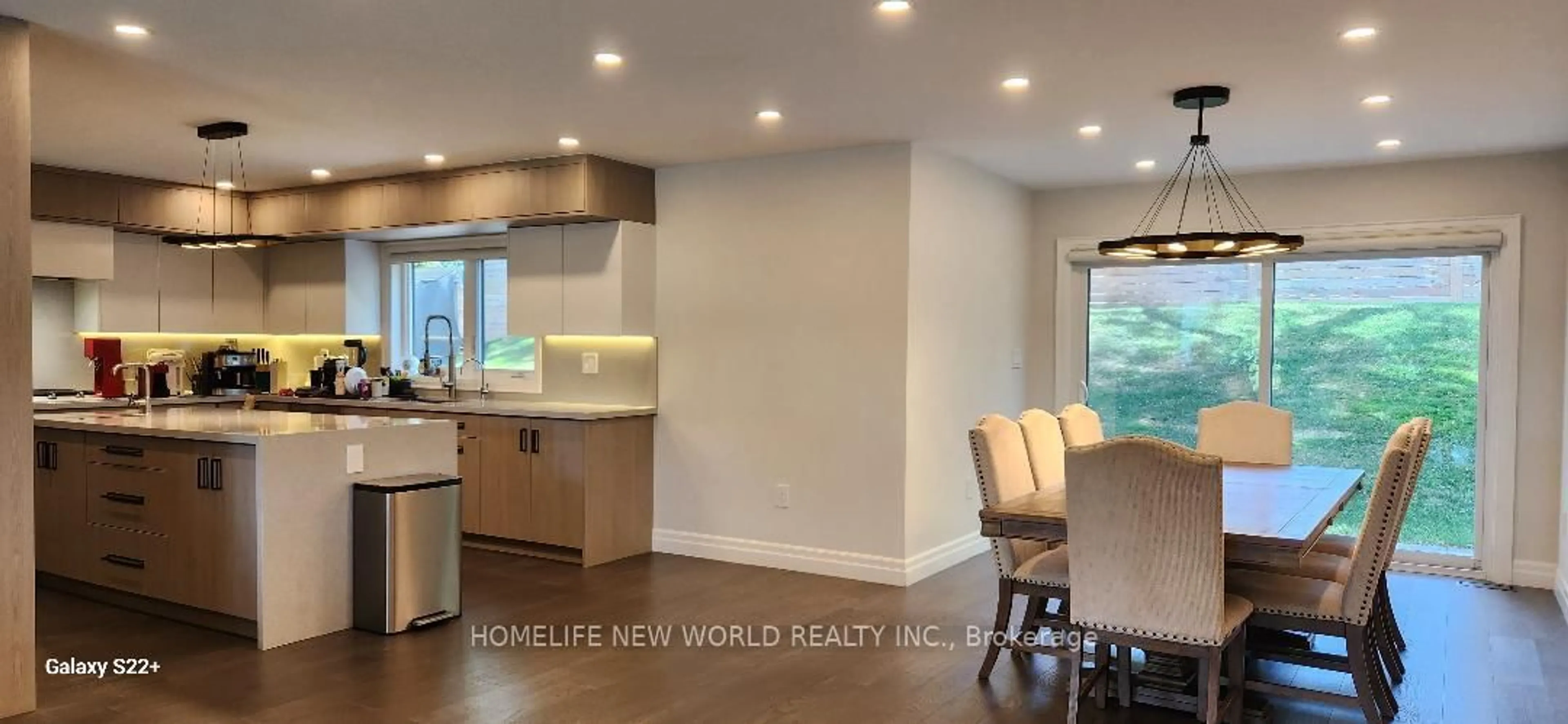 Open concept kitchen, wood/laminate floor for 37 Shouldice Crt, Toronto Ontario M2L 2S3