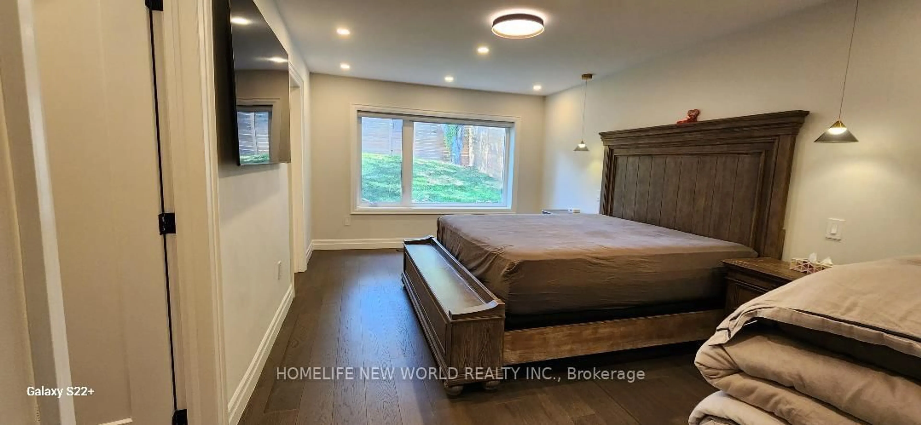 Bedroom with bed, wood/laminate floor for 37 Shouldice Crt, Toronto Ontario M2L 2S3