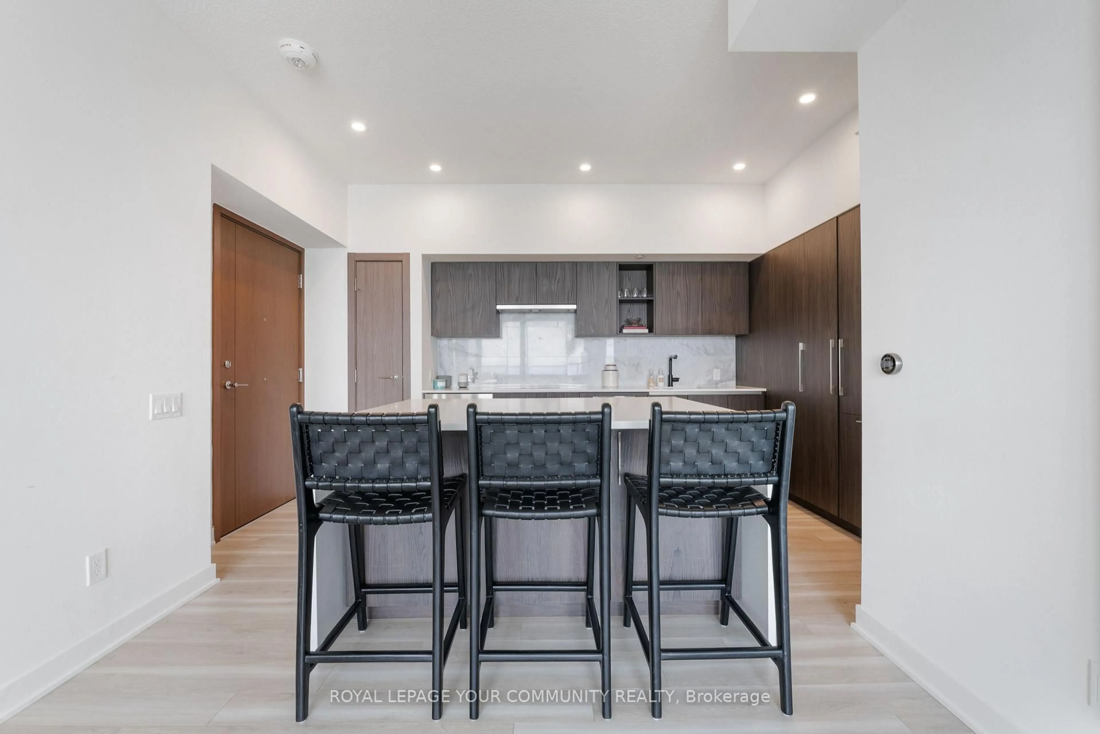 Contemporary kitchen, unknown for 17 Bathurst St #3615, Toronto Ontario M5V 0N1