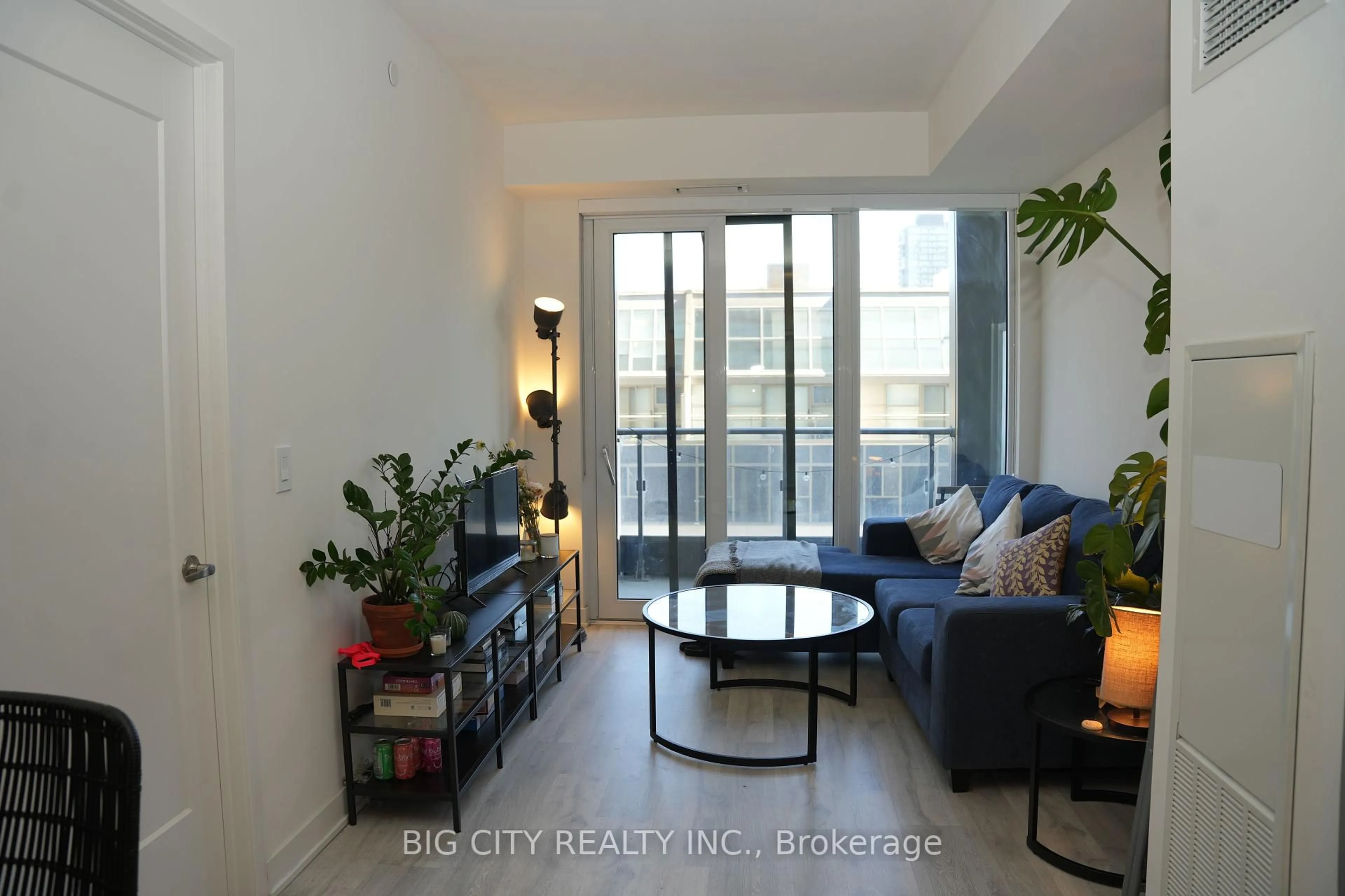 Unknown for 60 Princess St #716, Toronto Ontario M5A 2C7