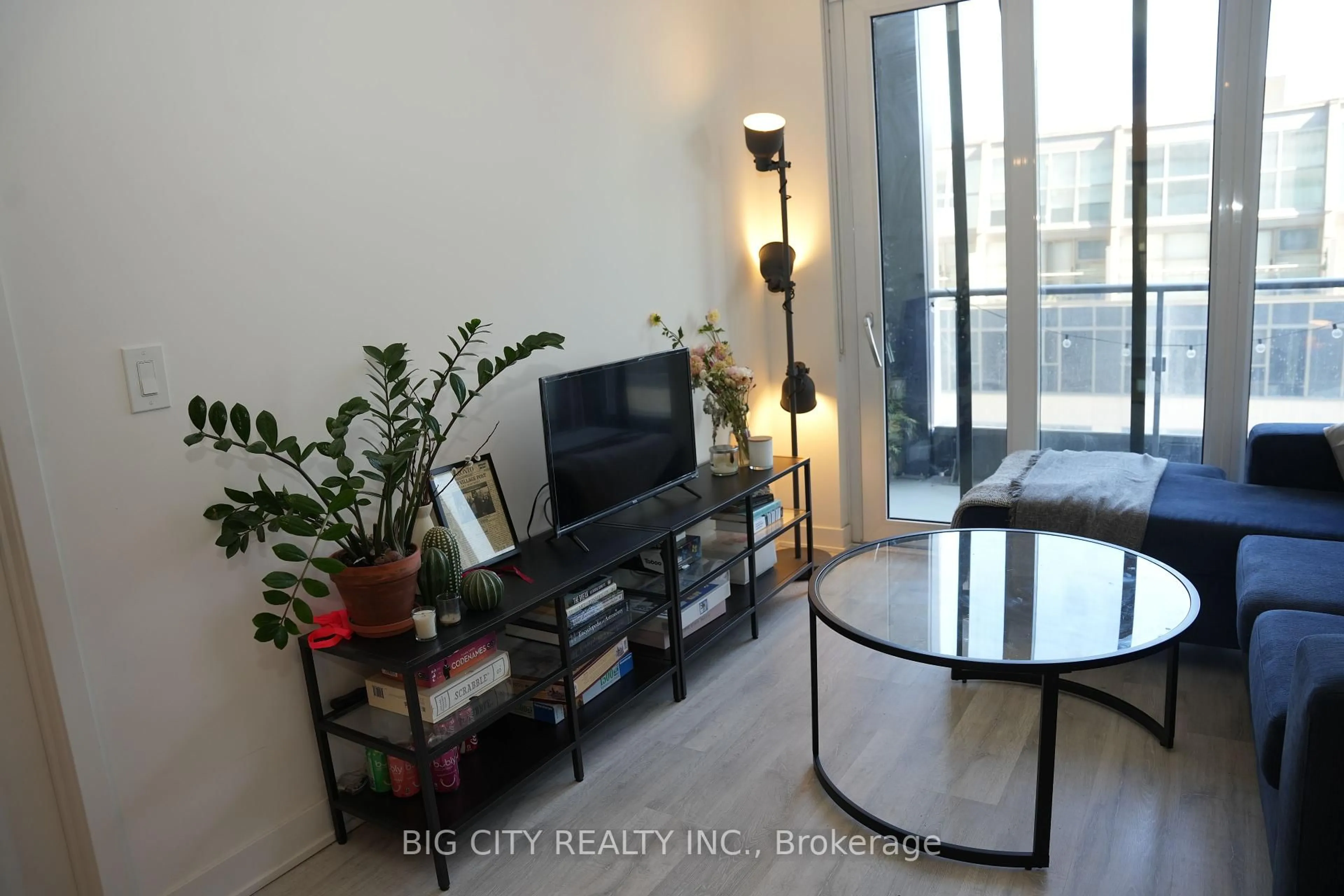 Unknown for 60 Princess St #716, Toronto Ontario M5A 2C7