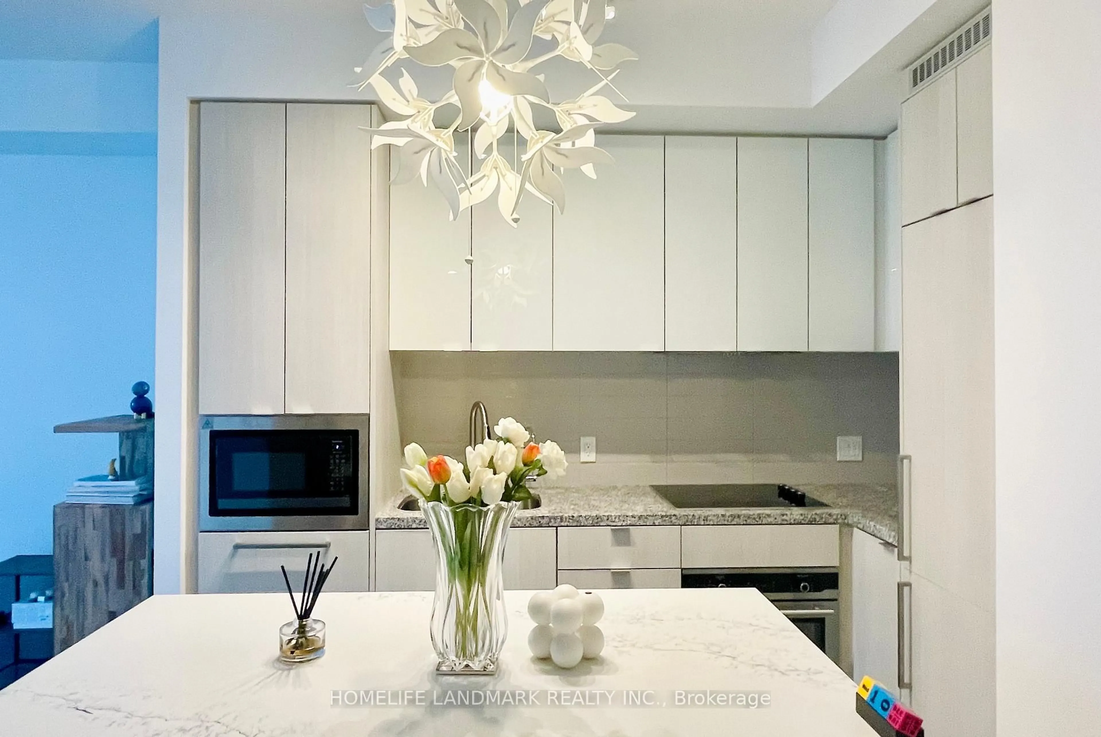 Contemporary kitchen, ceramic/tile floor for 125 Blue Jays Way #2903, Toronto Ontario M5V 0N5
