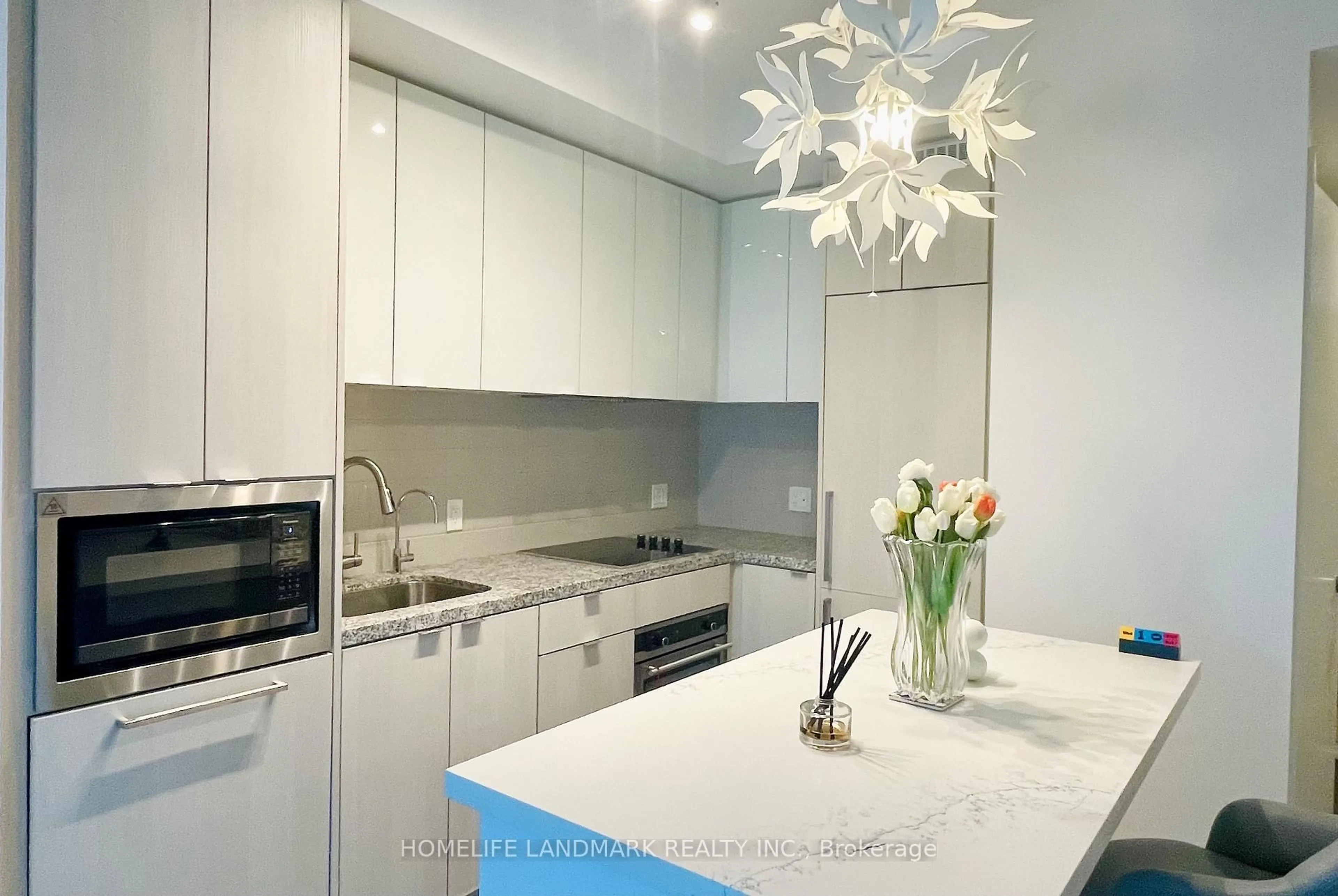 Contemporary kitchen, ceramic/tile floor for 125 Blue Jays Way #2903, Toronto Ontario M5V 0N5