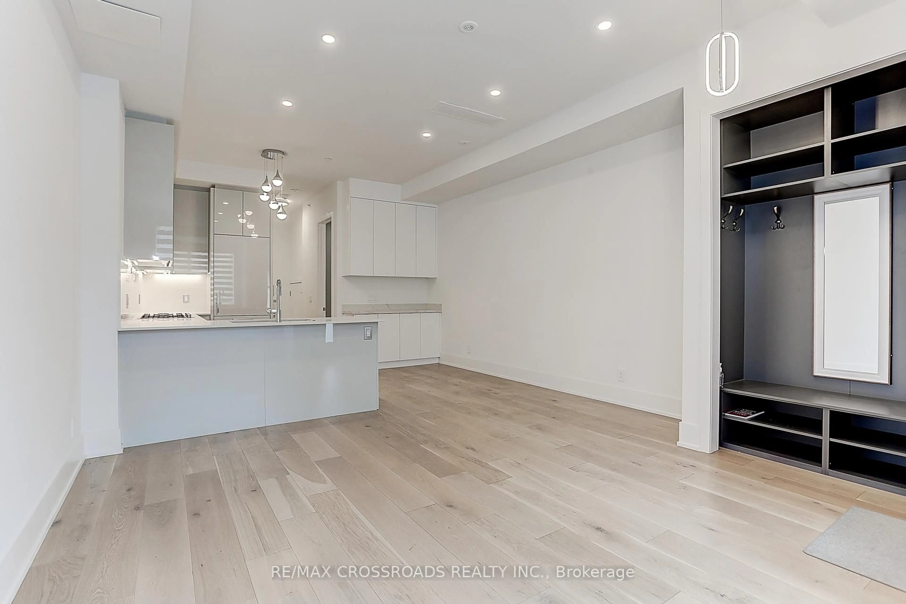 Open concept kitchen, unknown for 270 Davenport Rd #TH3, Toronto Ontario M5R 0C1