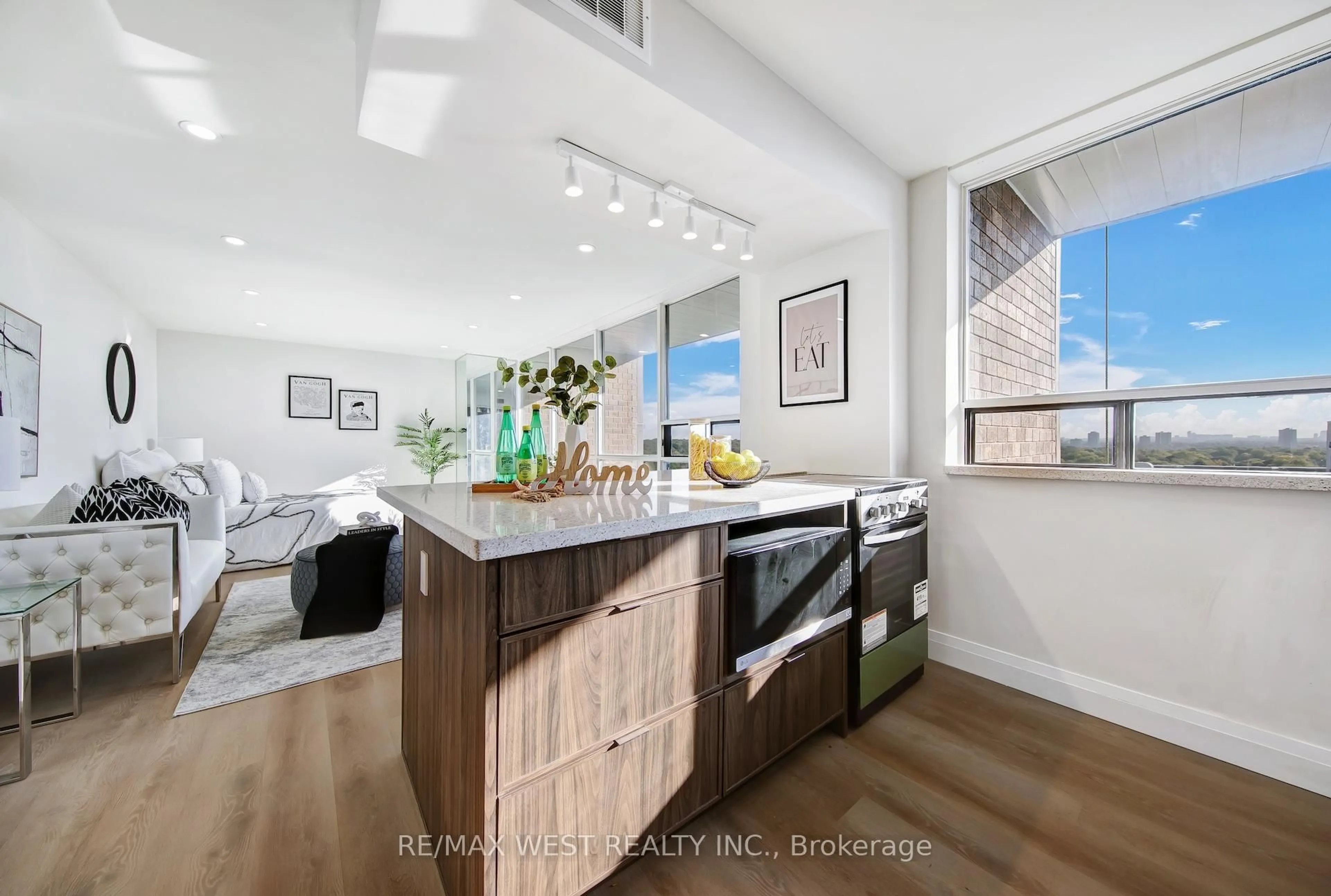 Open concept kitchen, unknown for 914 Yonge St #1202, Toronto Ontario M4W 3C8