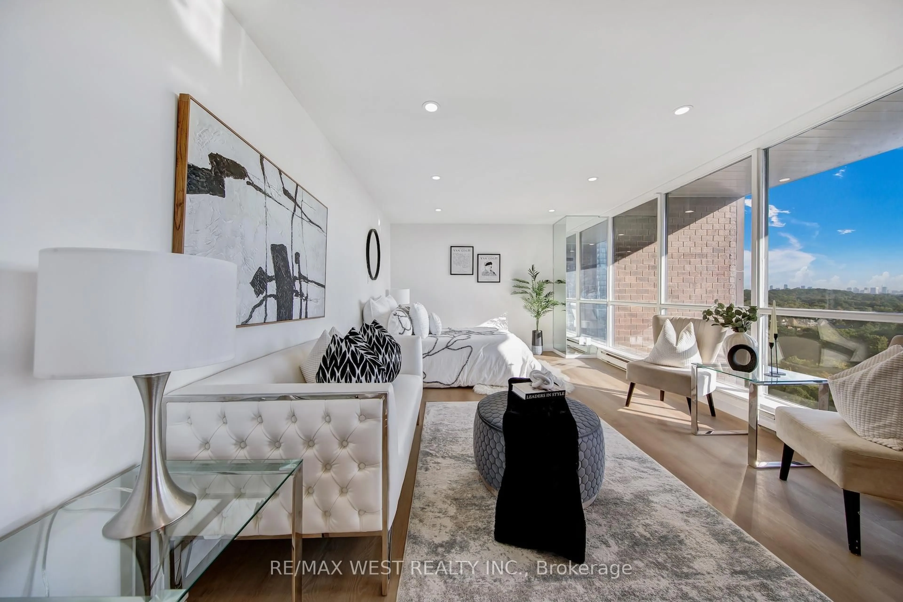 Living room with furniture, unknown for 914 Yonge St #1202, Toronto Ontario M4W 3C8