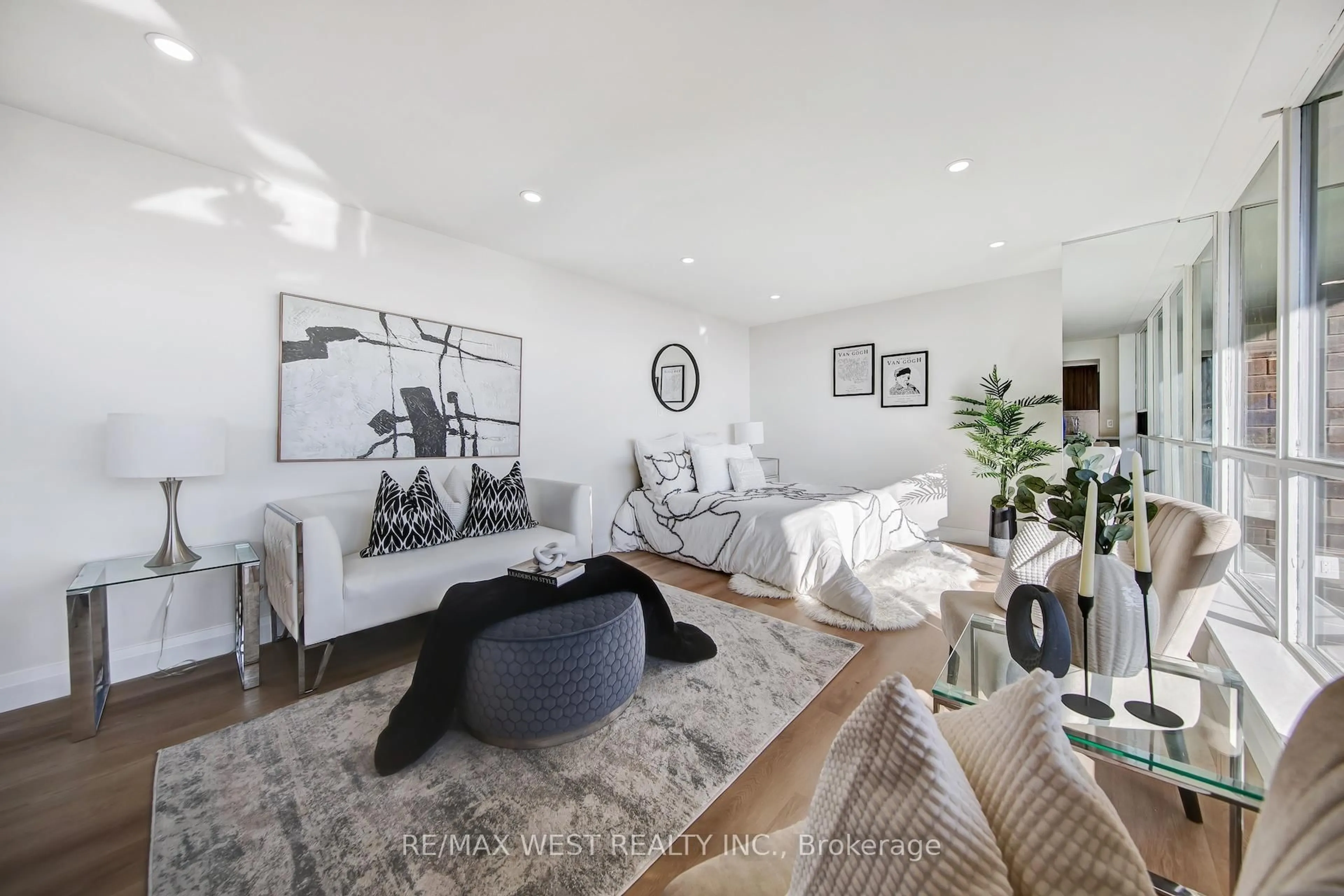 Living room with furniture, unknown for 914 Yonge St #1202, Toronto Ontario M4W 3C8