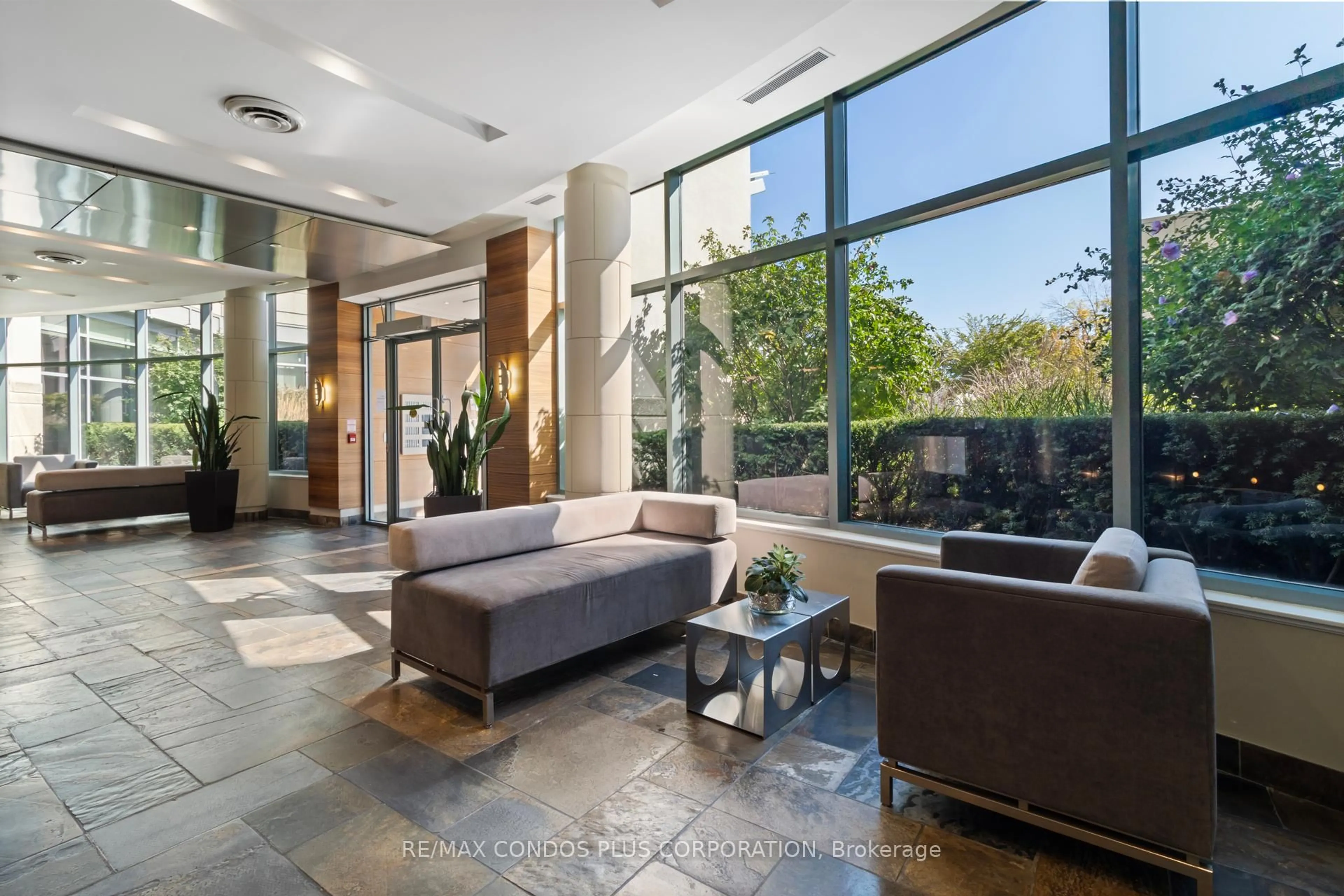 Lobby for 230 Queens Quay #1215, Toronto Ontario M5J 2Y7