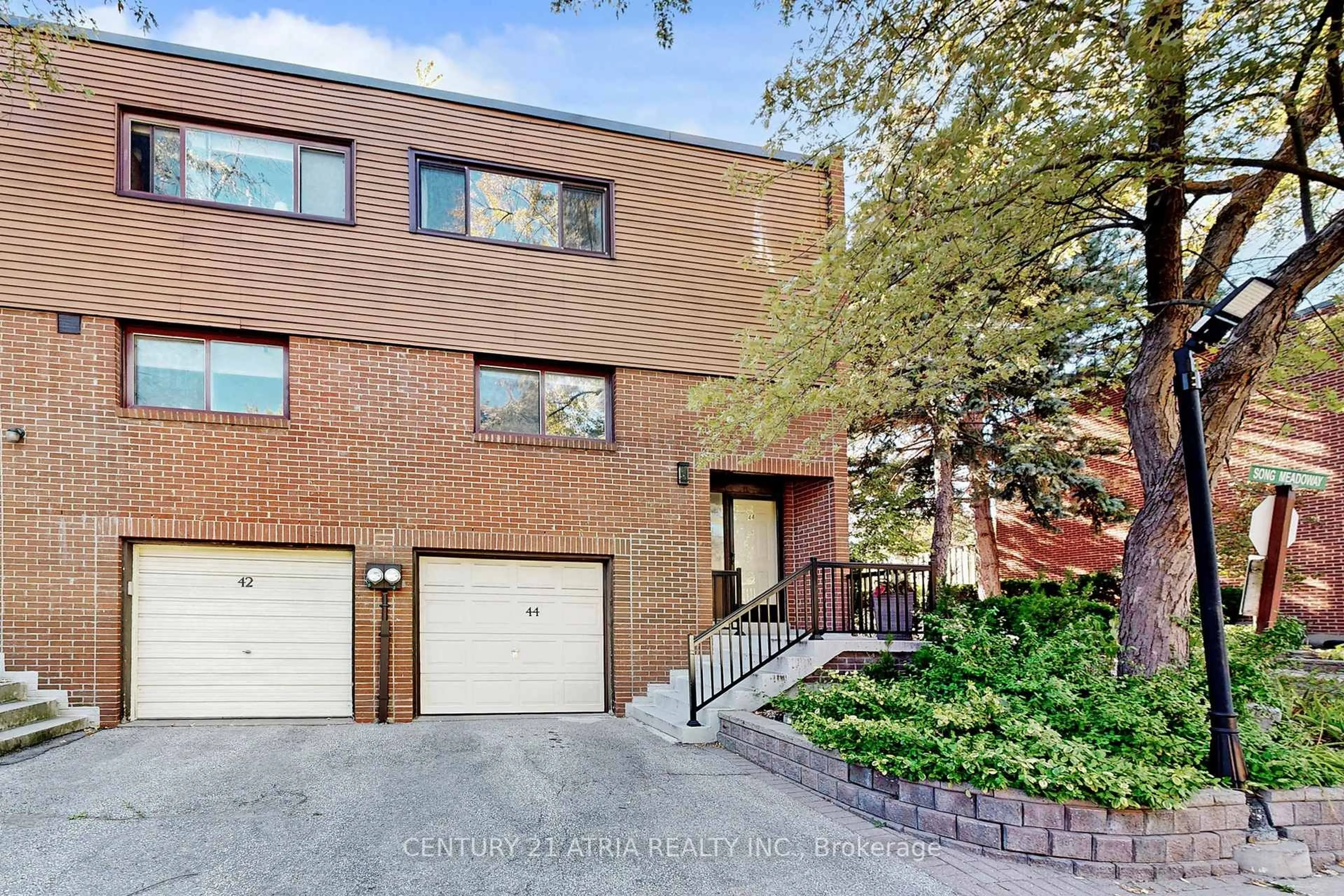 Home with brick exterior material, street for 44 Song Meadoway, Toronto Ontario M2H 2T7