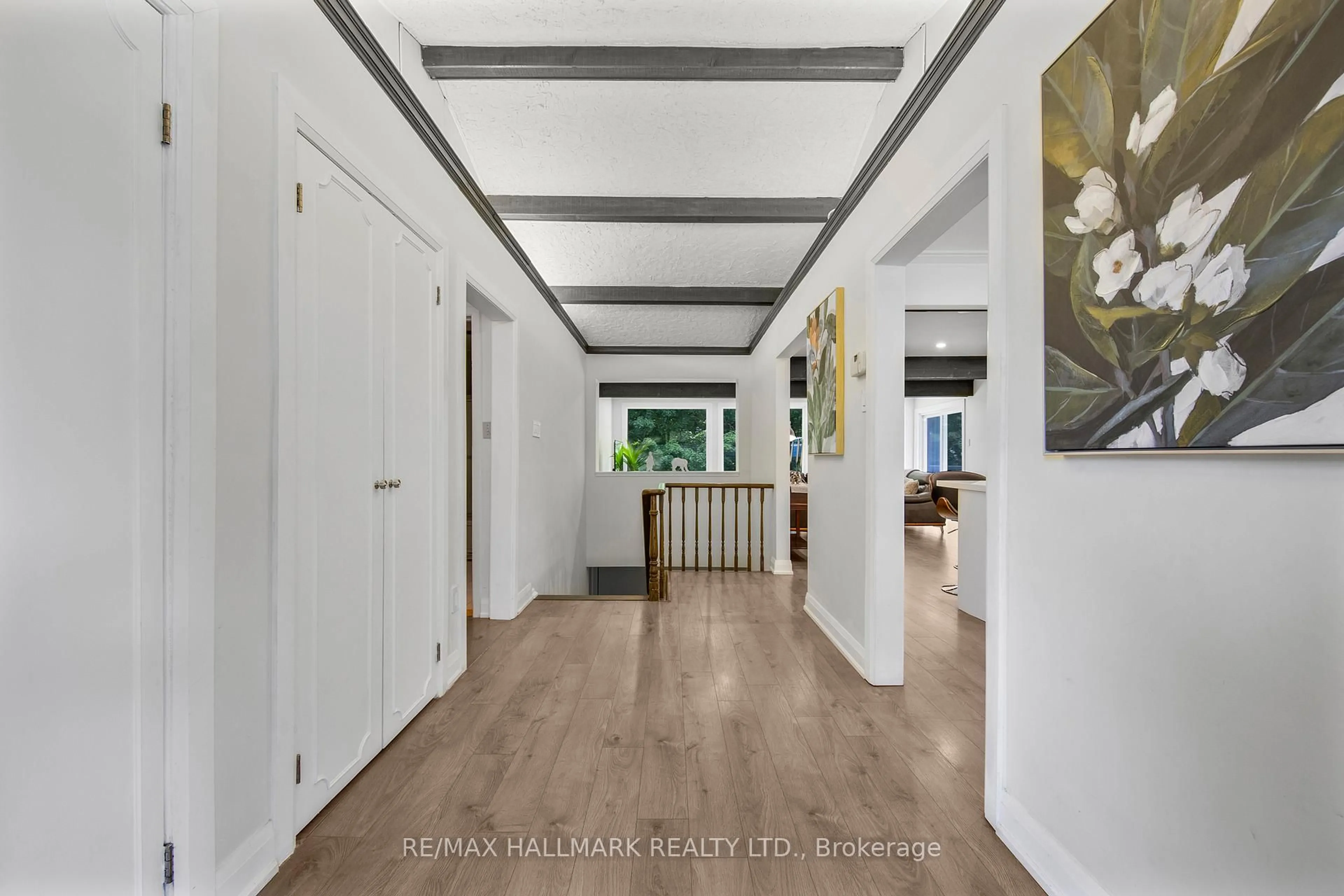 Indoor entryway for 73 Forest Grove Dr, Toronto Ontario M2K 1Z4