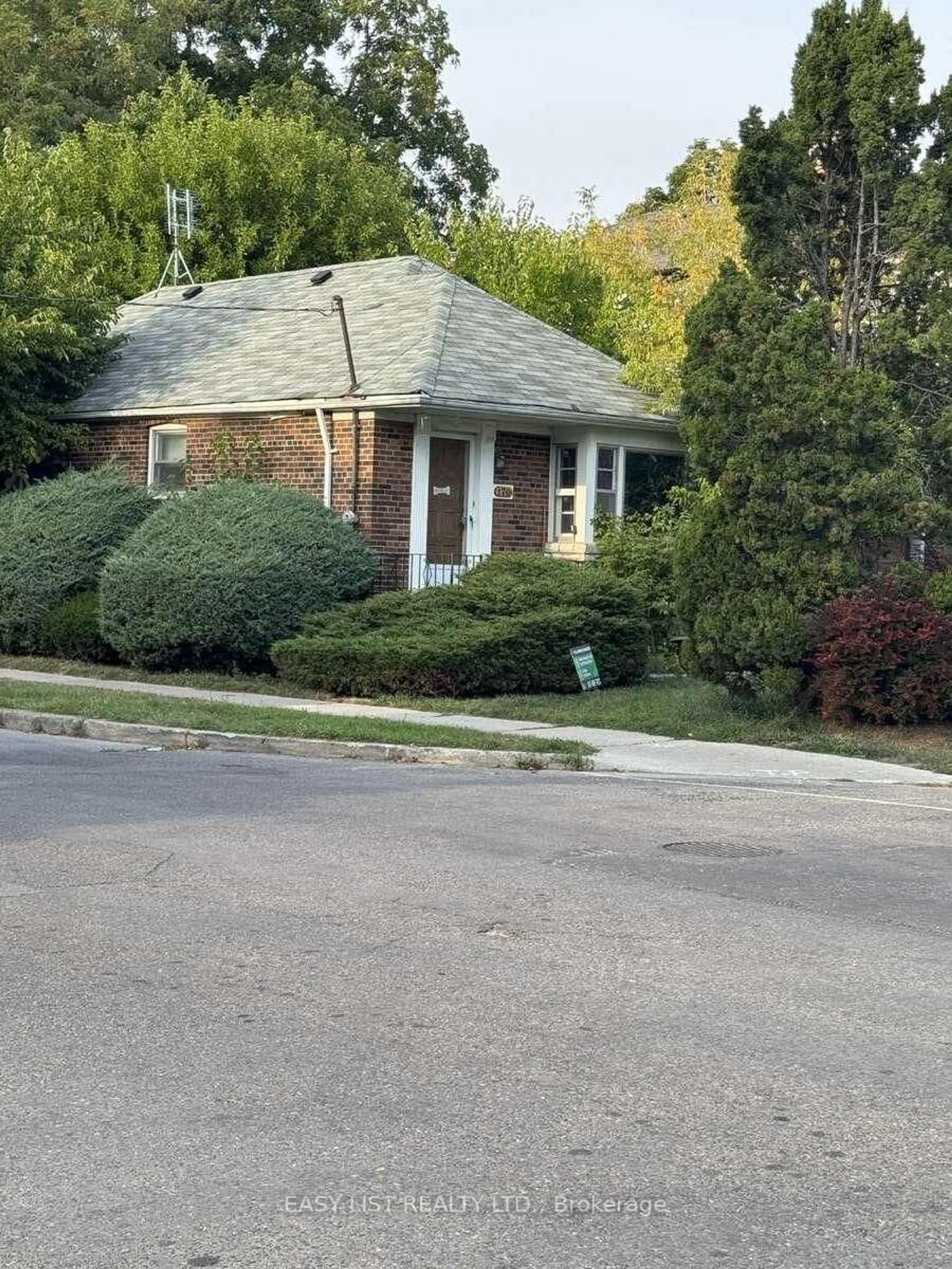 Home with brick exterior material, street for 170 Haddington Ave, Toronto Ontario M5M 2P6