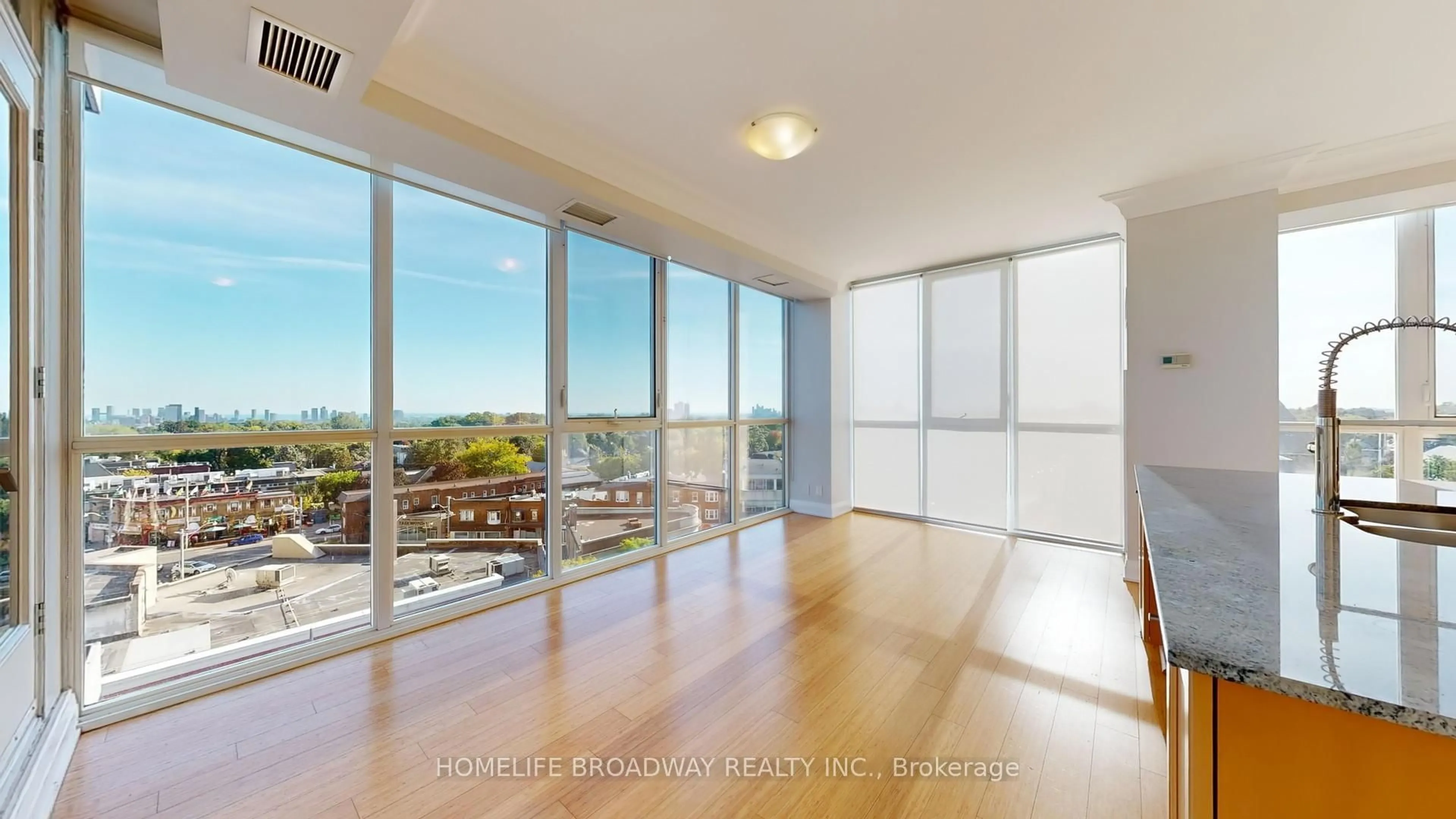 Indoor foyer for 530 St Clair Ave #608, Toronto Ontario M6C 0A2