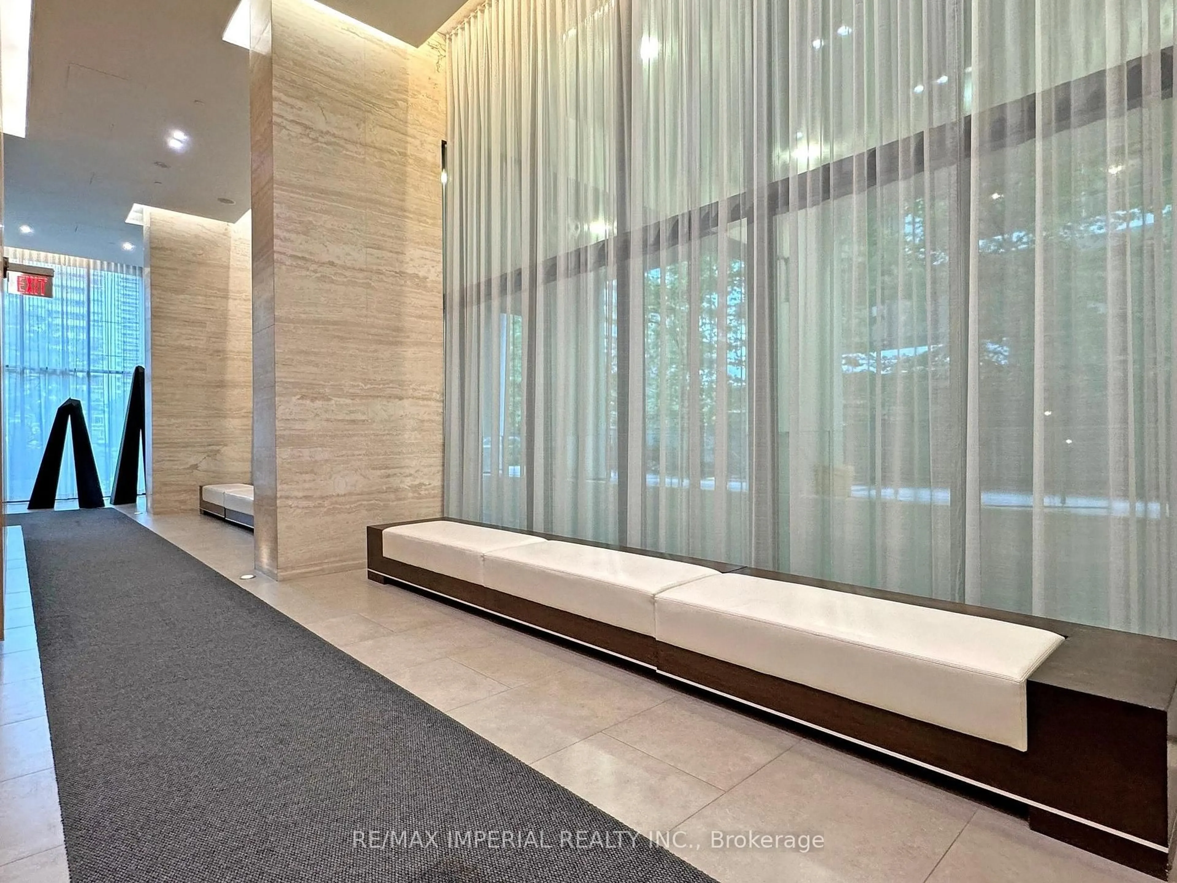 Indoor foyer for 25 Broadway Ave #2004, Toronto Ontario M4P 1T7