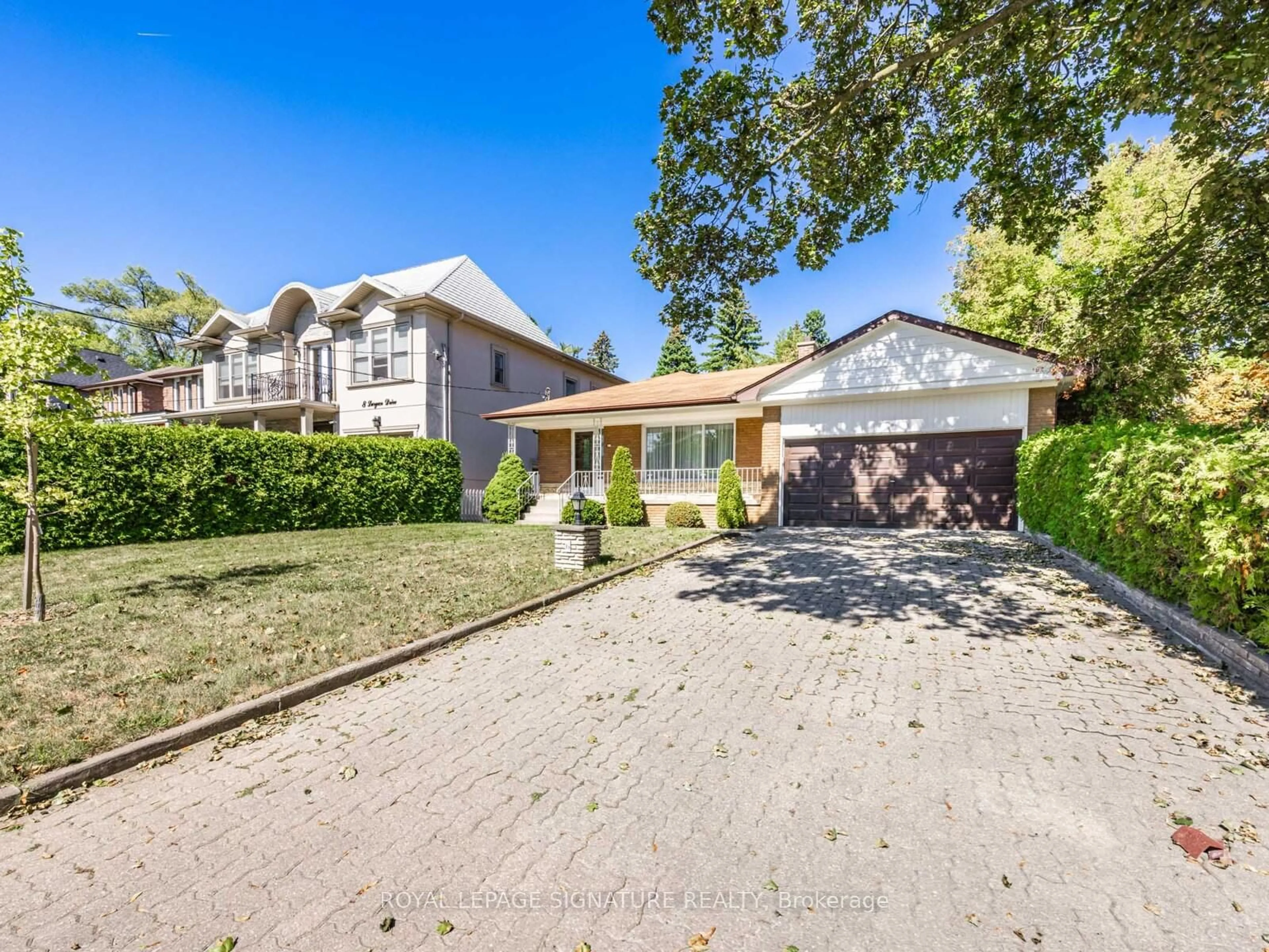A pic from outside/outdoor area/front of a property/back of a property/a pic from drone, street for 6 Lurgan Dr, Toronto Ontario M2N 2E9