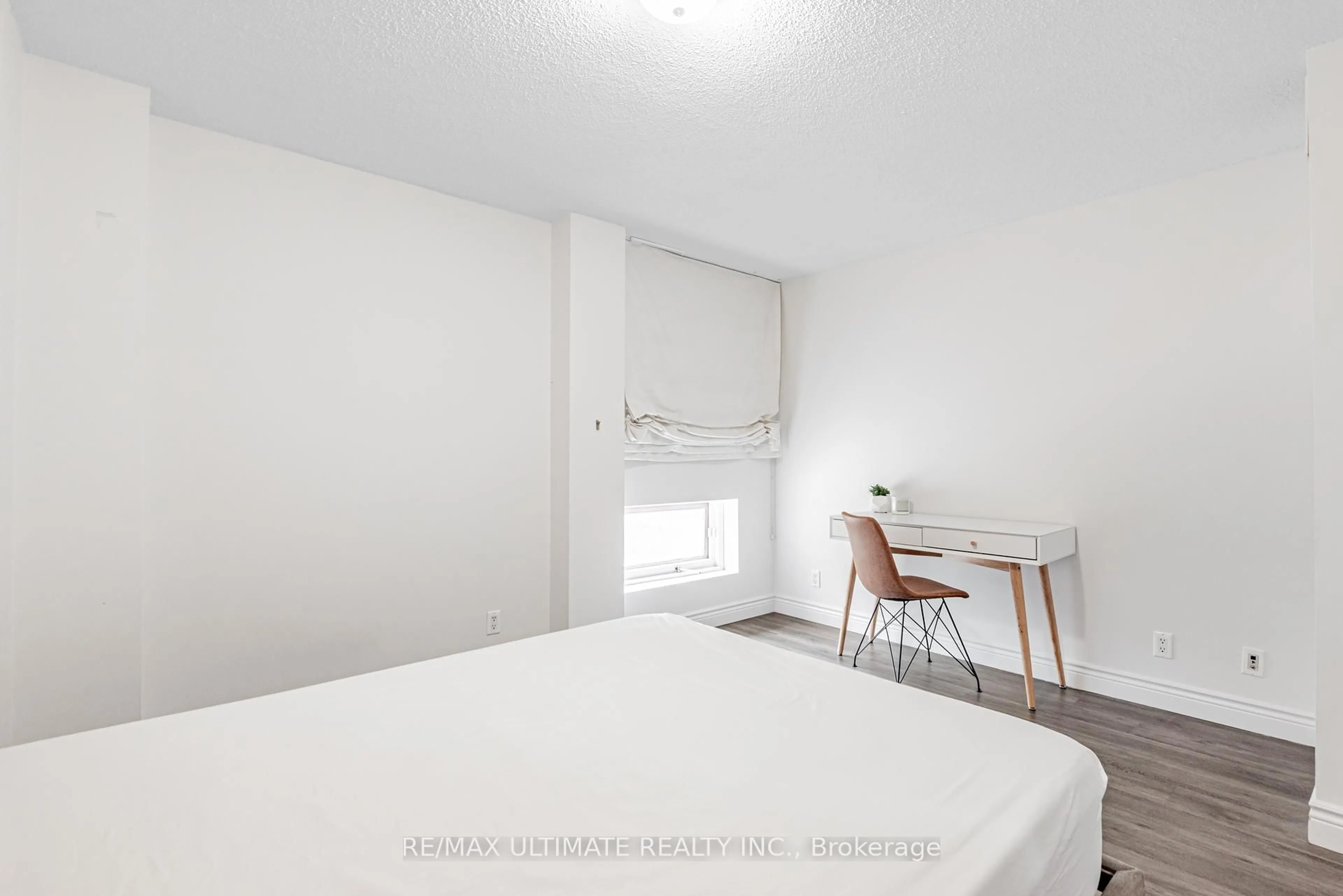 A pic of a room for 11 St Joseph St #311, Toronto Ontario M4Y 3G4