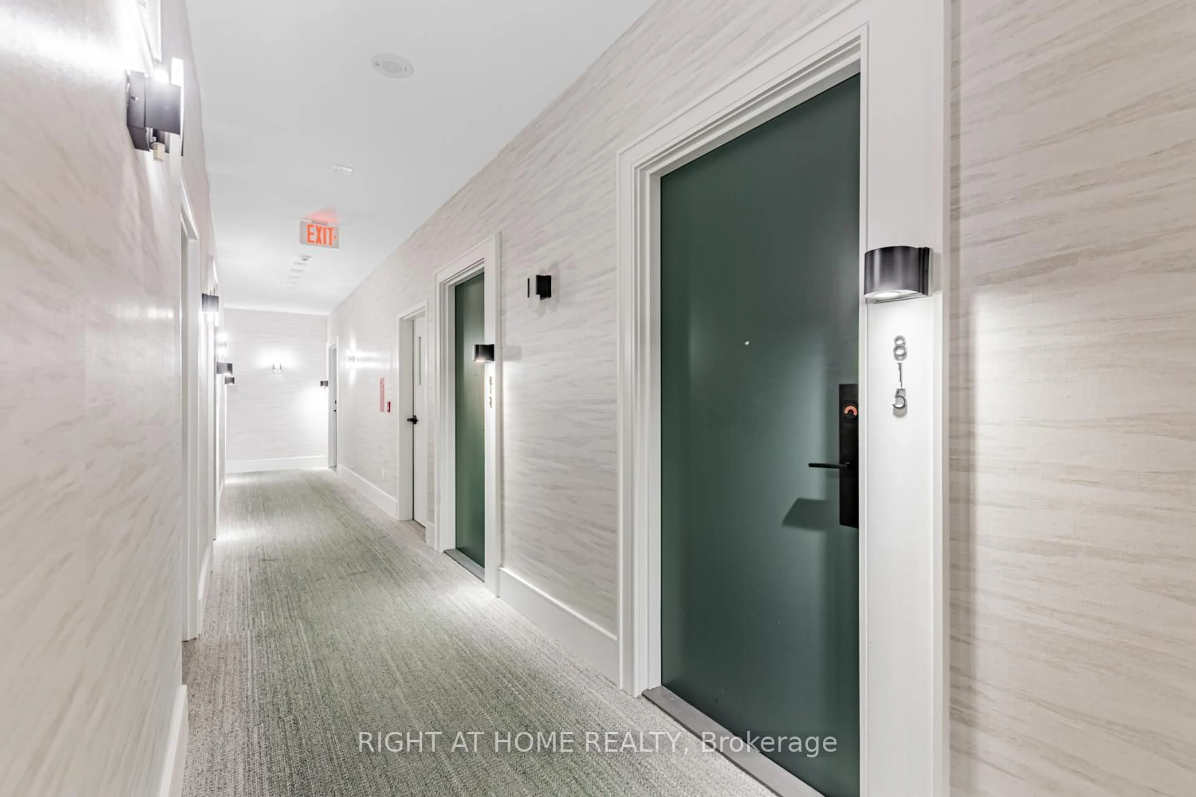 Indoor foyer for 18 Holmes Ave #815, Toronto Ontario M2N 0E1