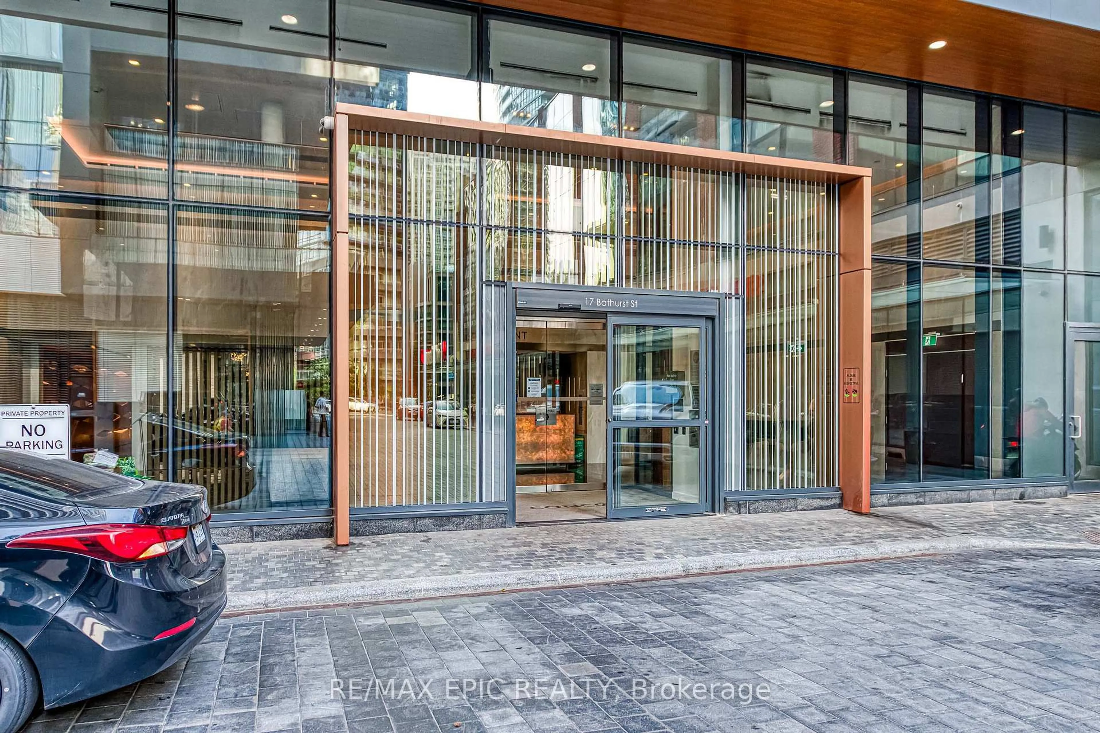 Indoor foyer for 17 Bathurst St #810, Toronto Ontario M5V 0N1