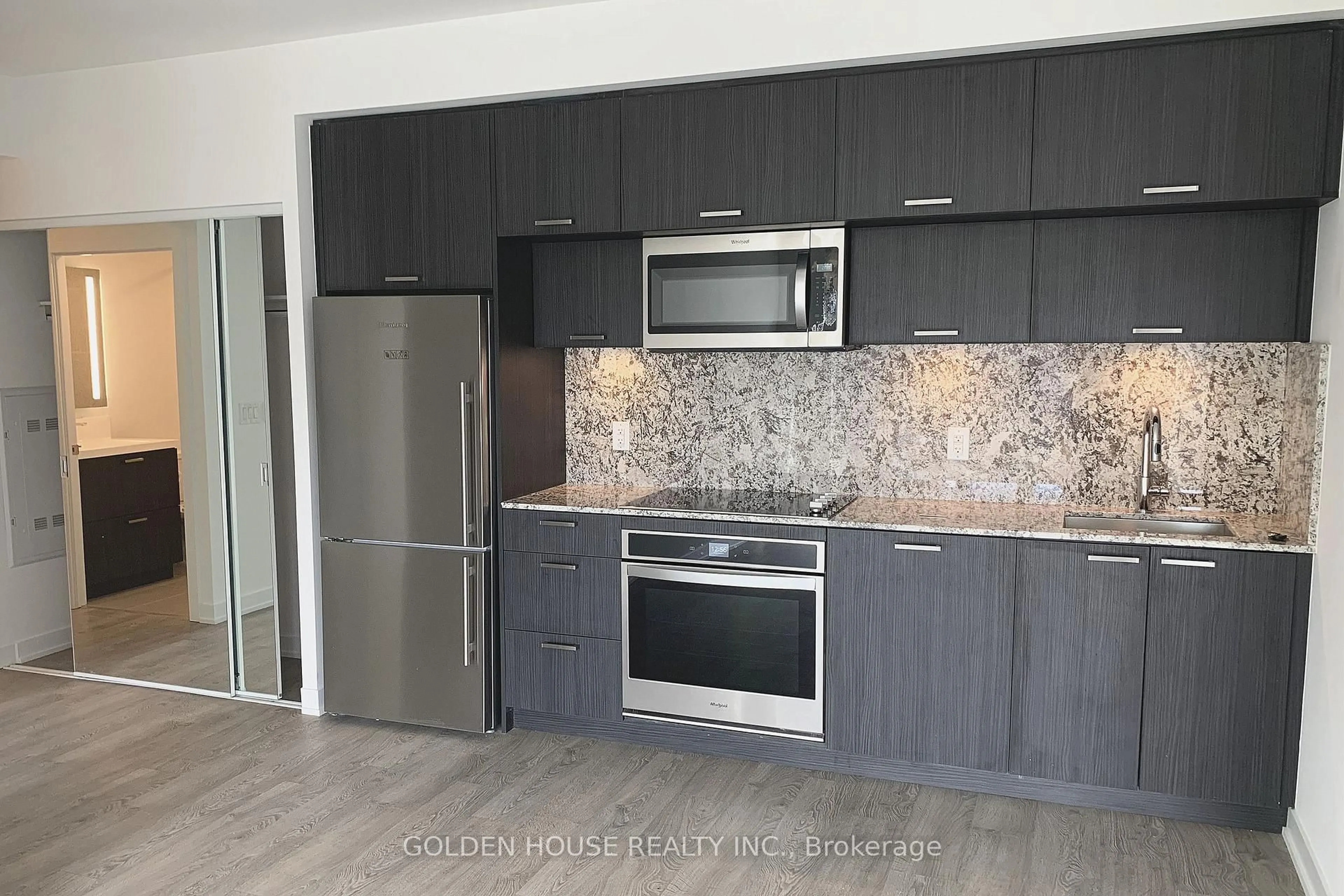 Open concept kitchen, unknown for 50 Mccaul St #914, Toronto Ontario M5T 0B6