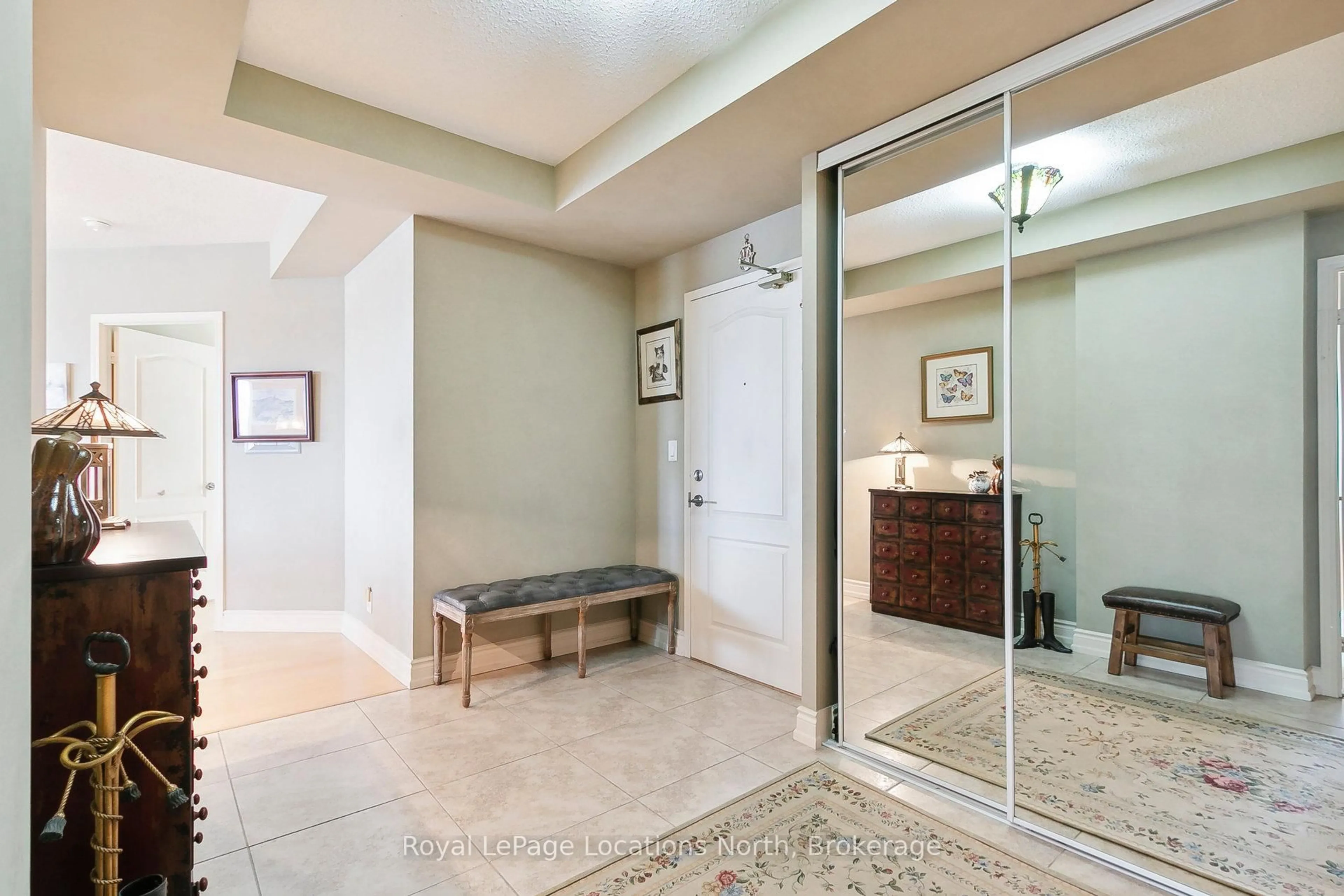 Indoor entryway for 20 Collier St #502, Toronto Ontario M4W 3Y4