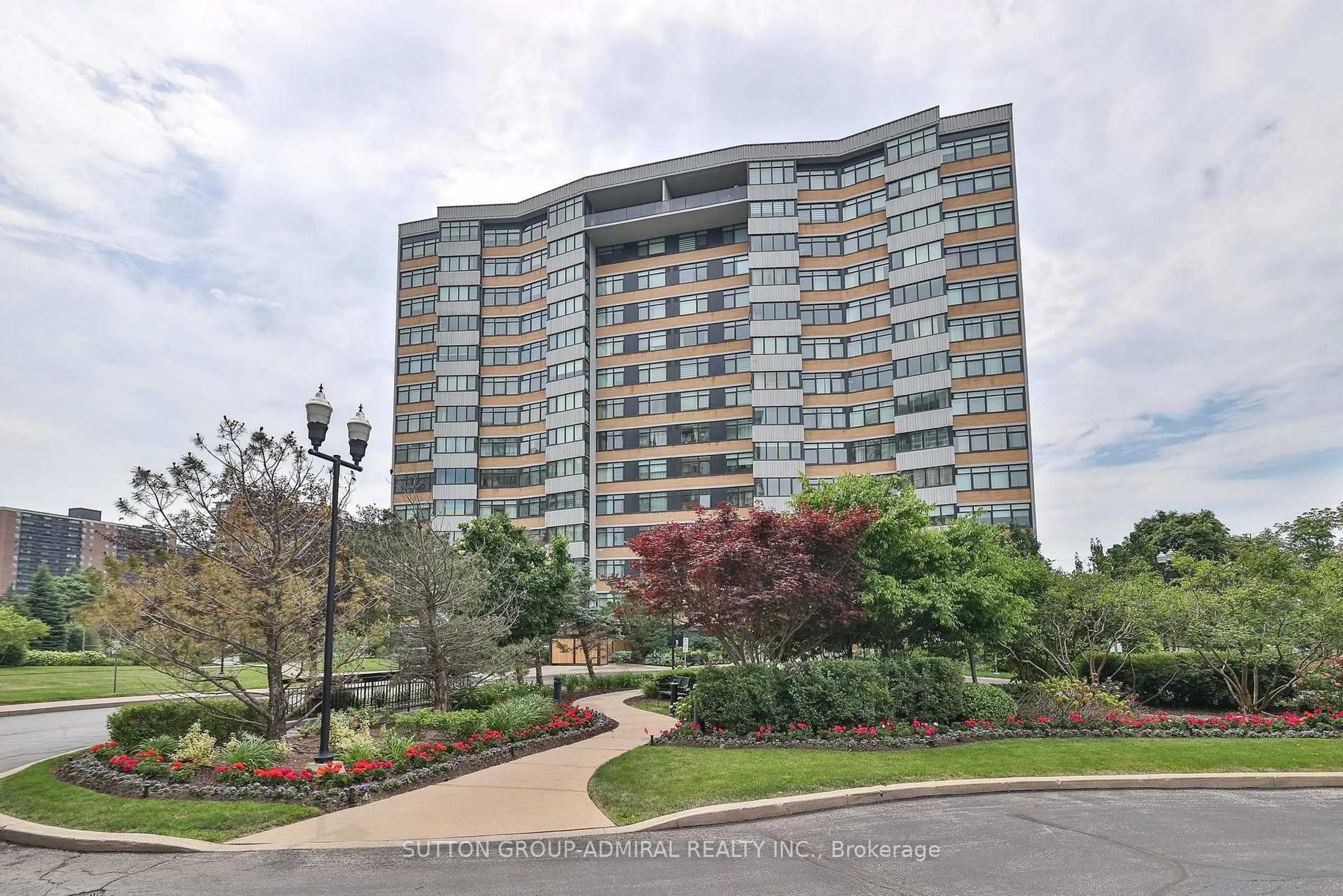 Unknown for 90 Fisherville Rd #104, Toronto Ontario M2R 3J9