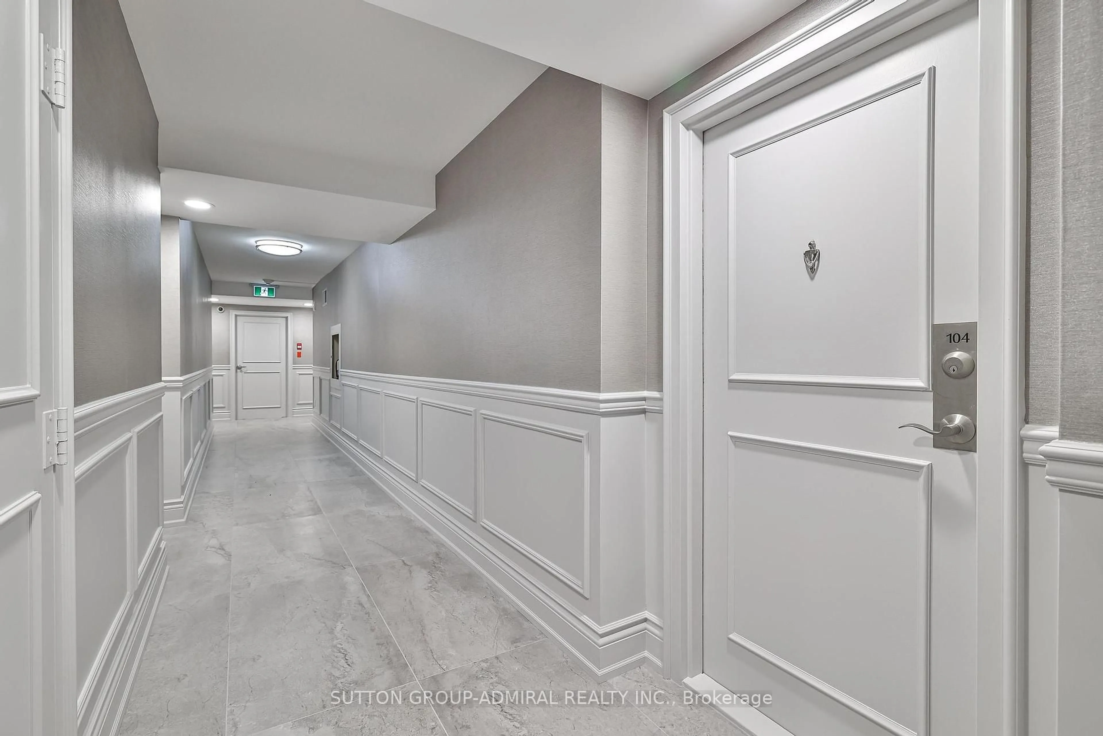 Indoor foyer for 90 Fisherville Rd #104, Toronto Ontario M2R 3J9