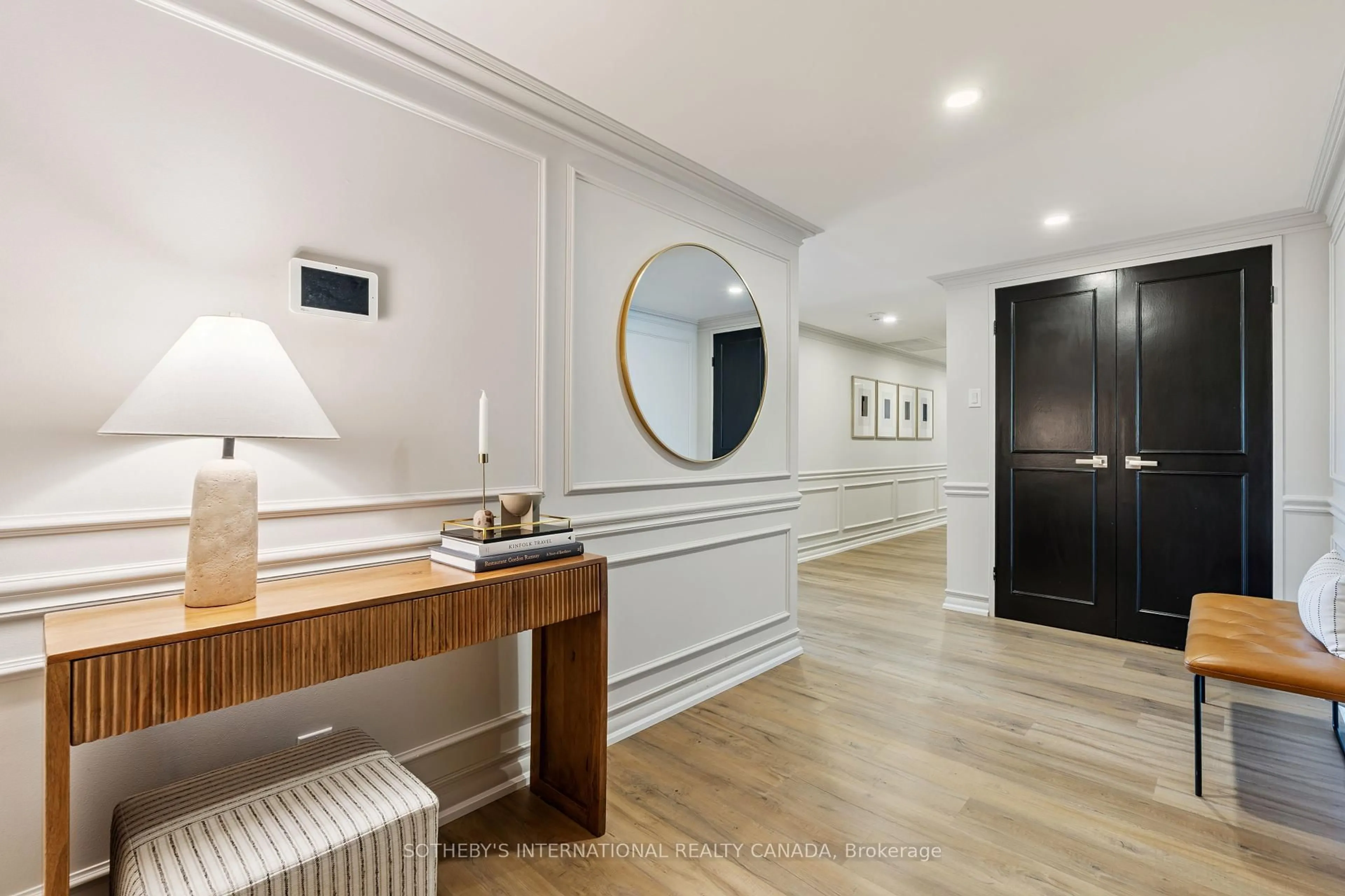 Unknown for 1166 Bay St #1205, Toronto Ontario M5S 2X8