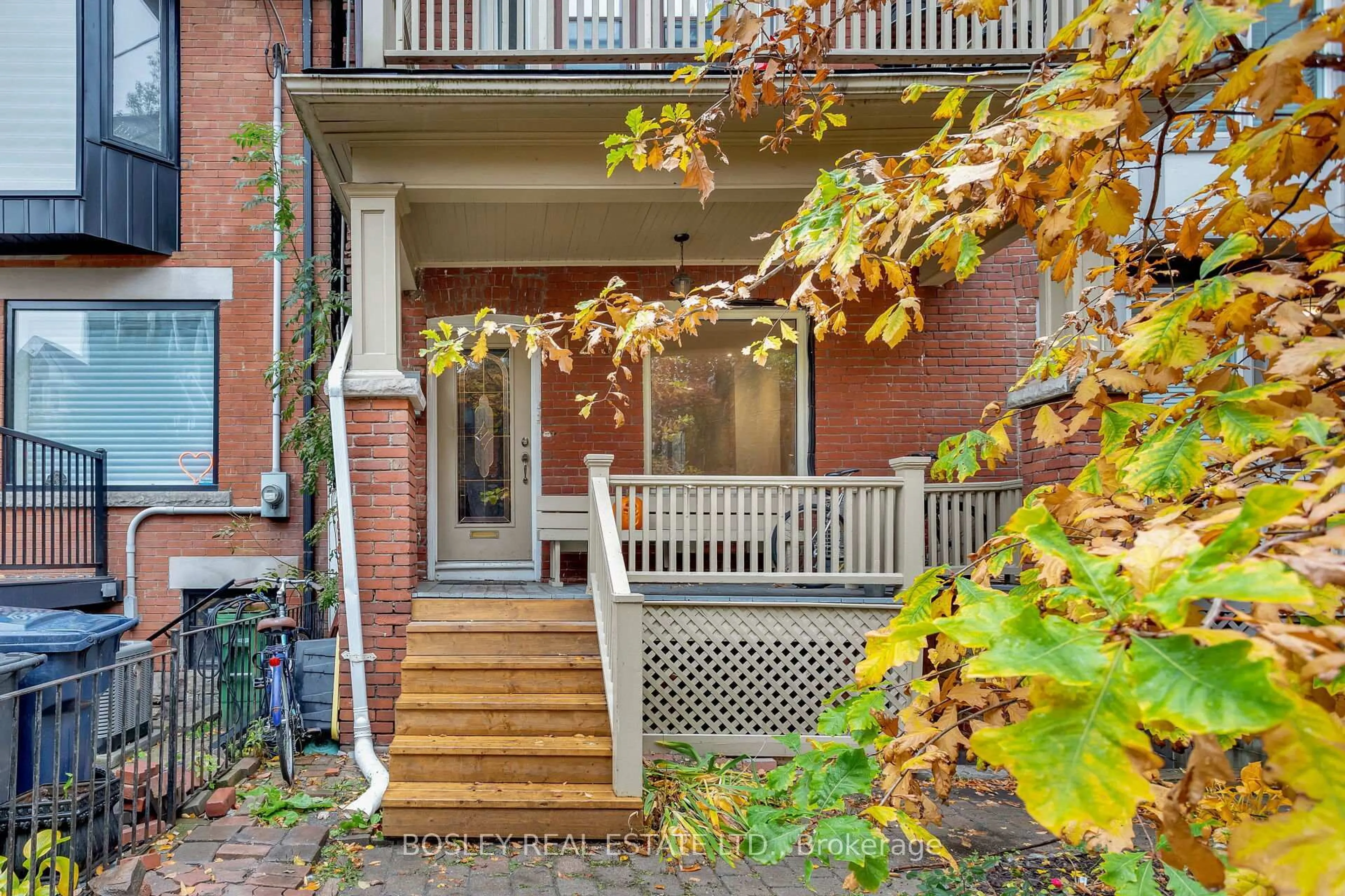 Patio, street for 123 Seaton St, Toronto Ontario M5A 2T2