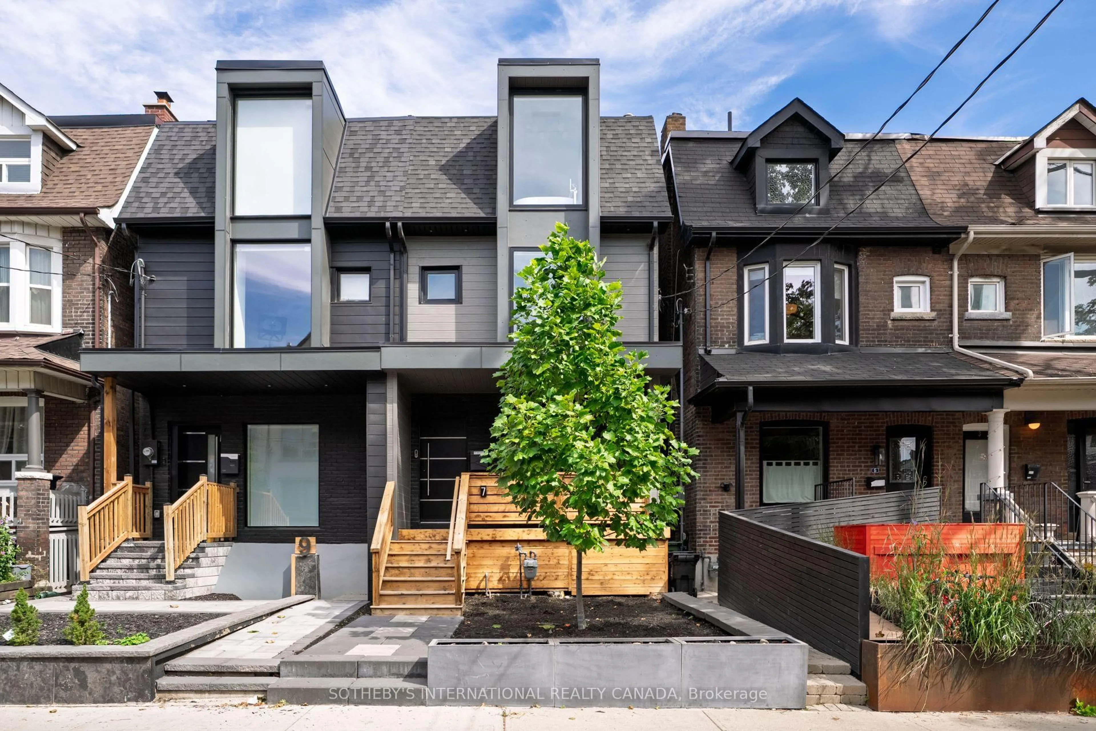 Home with brick exterior material, street for 7 Beatrice St, Toronto Ontario M6J 2T2