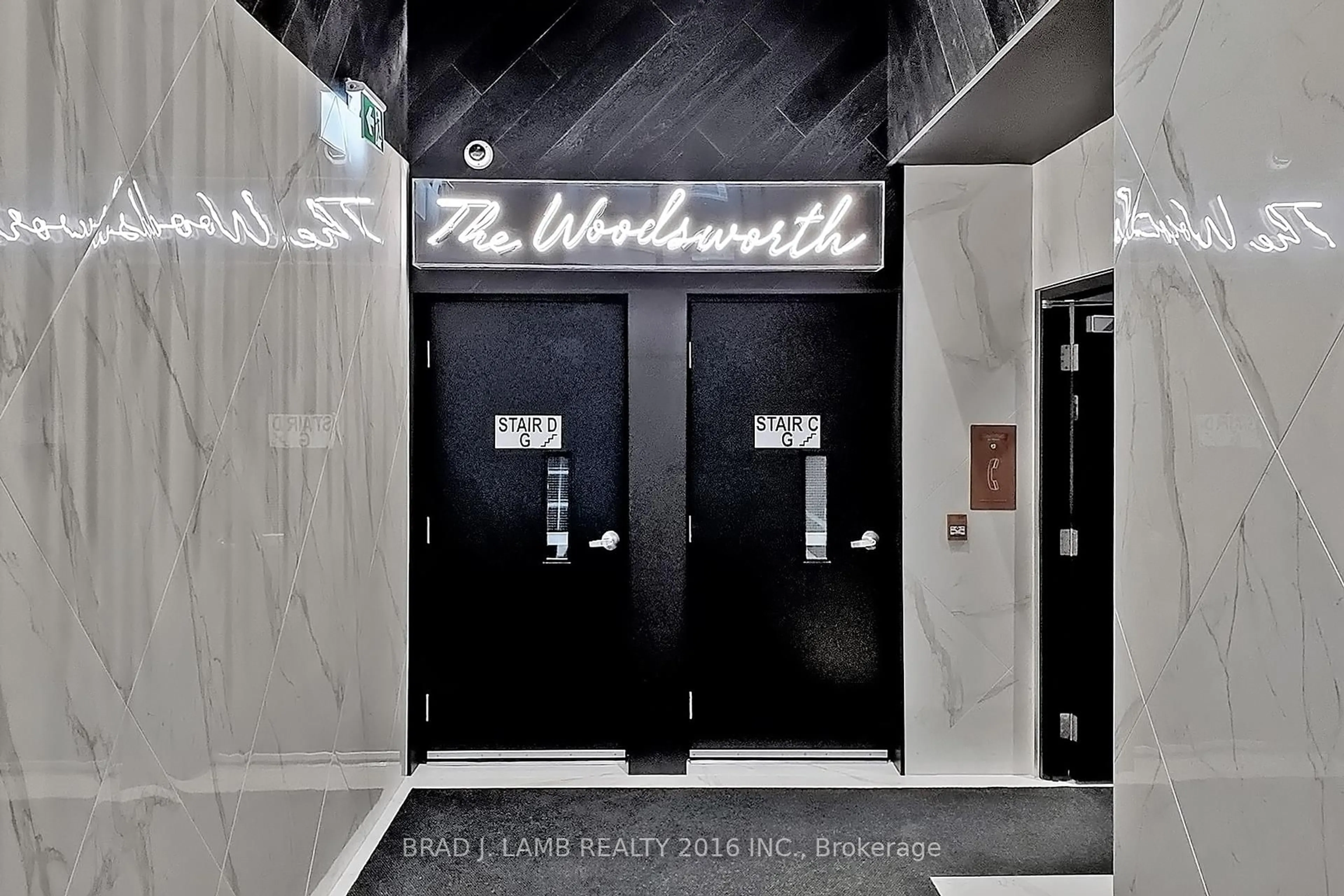 Indoor foyer for 458 Richmond St #1701, Toronto Ontario M5V 0S9